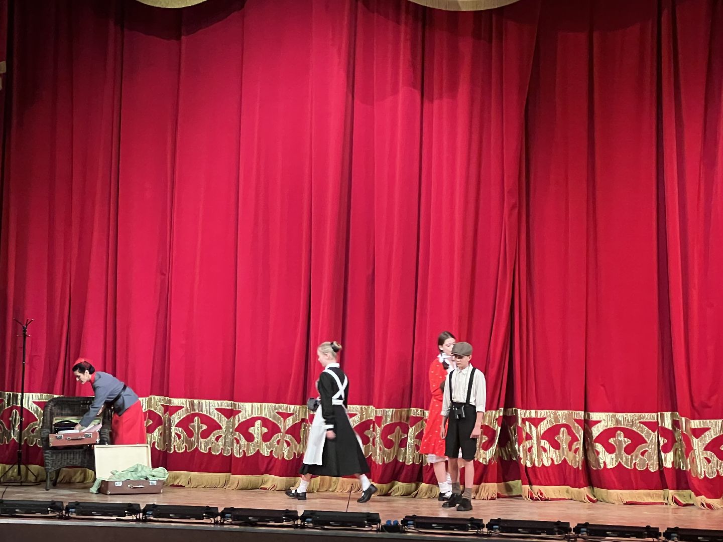 Запрудня дк прогресс, талдомский городской округ, Театр, Мальчик в полосатой рубашке спектакль ,