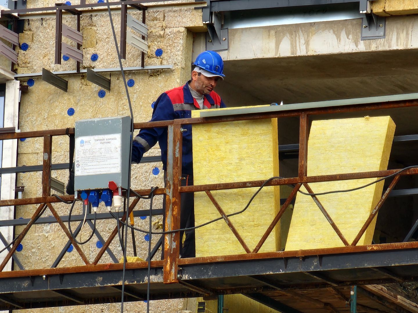 чехов, улица мира 4а, детская поликлиника, строительство, фасадные работы, утепление фасада, прокладка инженерных сетей, остекление, водоснабжение, дирекция заказчика капитального строительства, нацпроект здравоохранение, госпрограмма московской области, строительство социальных объектов,