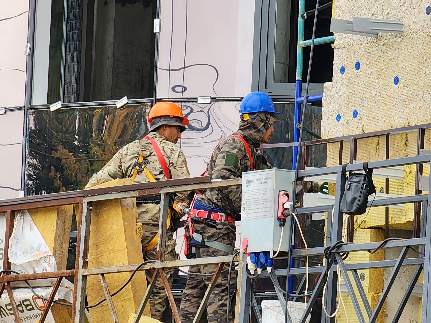 чехов, улица мира 4а, детская поликлиника, строительство, фасадные работы, утепление фасада, прокладка инженерных сетей, остекление, водоснабжение, дирекция заказчика капитального строительства, нацпроект здравоохранение, госпрограмма московской области, строительство социальных объектов,