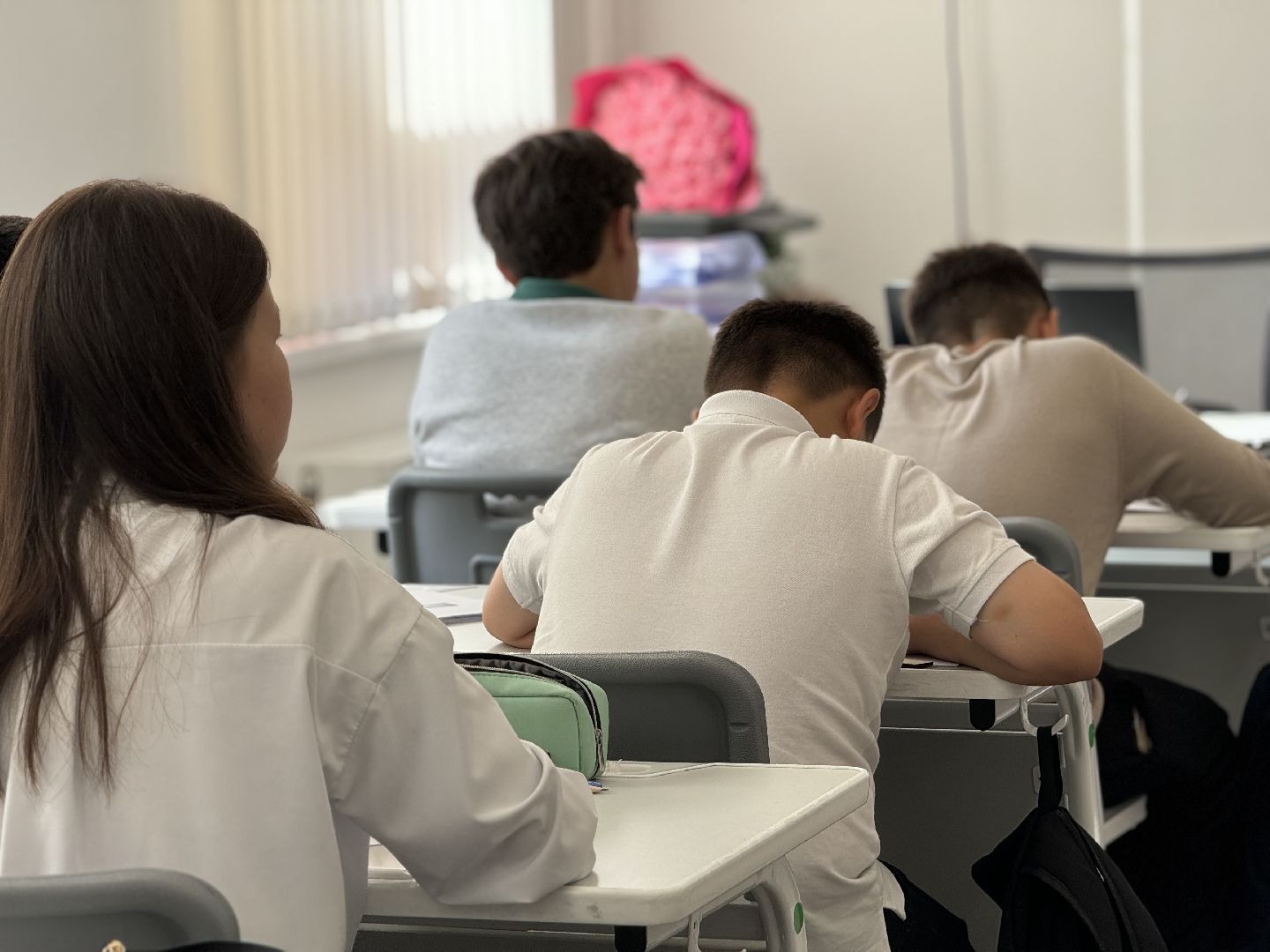 новый учитель математики , оц лидер, ленинский городской округ,