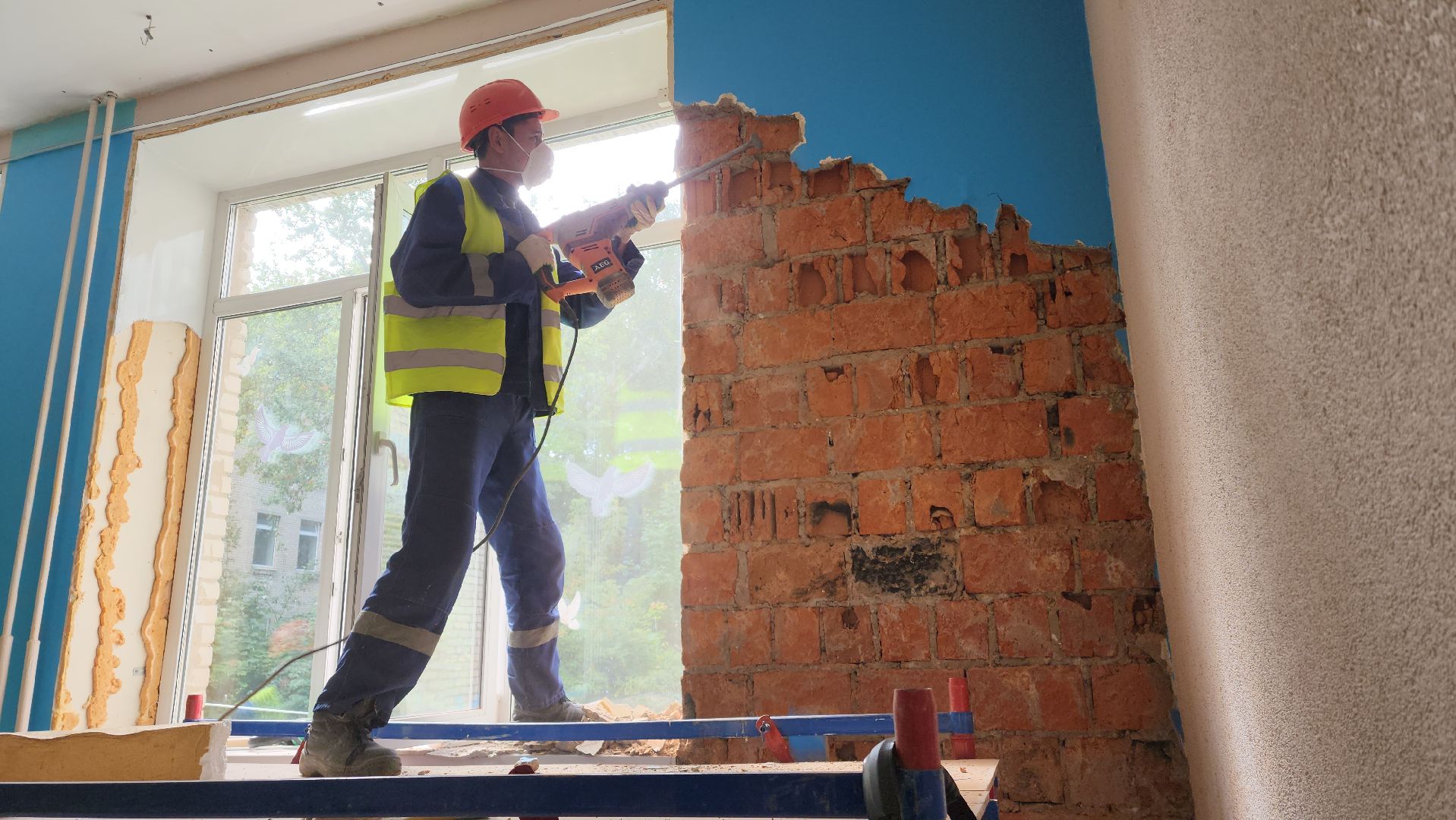 Капитальный ремонт школы , Лобня, Демонтажные работы ,