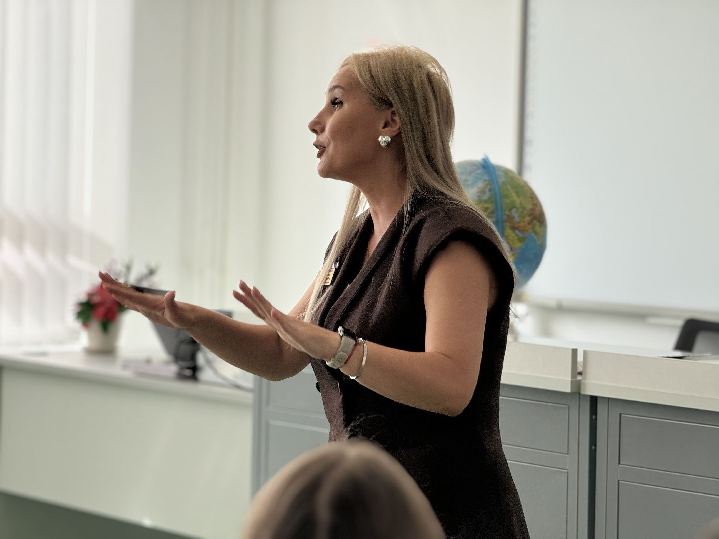 новый учитель в школе, оц лидер , ленинский городской округ, география ,