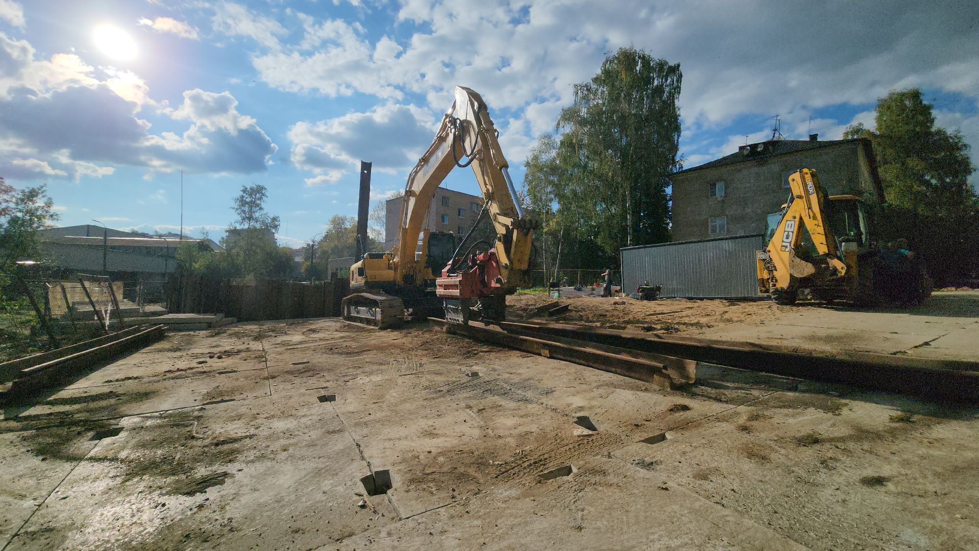 пушкино, кнс, канализационно-насосная станция, канализация, серебрянка, спецтехника, рабочие, монтаж инженерных сетей,