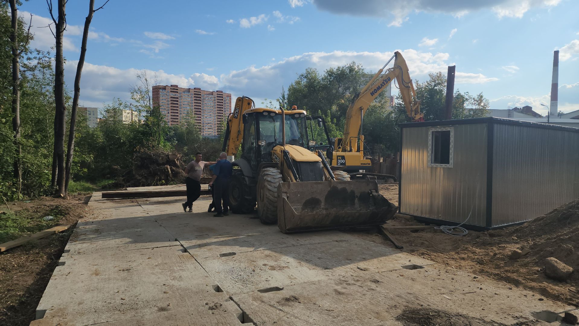 пушкино, кнс, канализационно-насосная станция, канализация, серебрянка, спецтехника, рабочие, монтаж инженерных сетей,