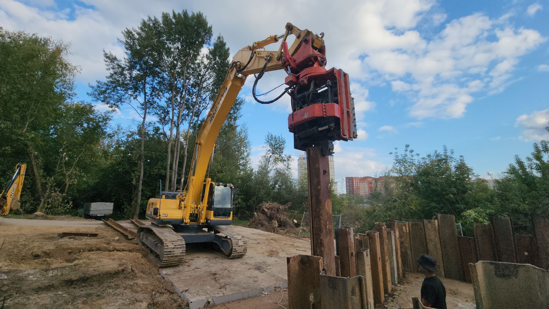 пушкино, кнс, канализационно-насосная станция, канализация, серебрянка, спецтехника, рабочие, монтаж инженерных сетей,