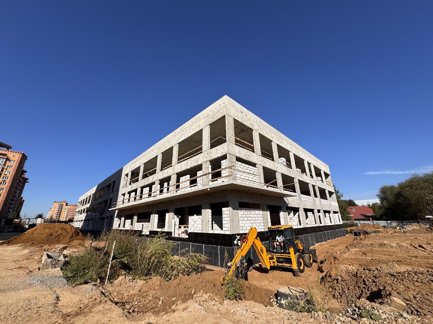 Новая поликлиника в Одинцово, Гусарская баллада, Строительство социальных объектов,