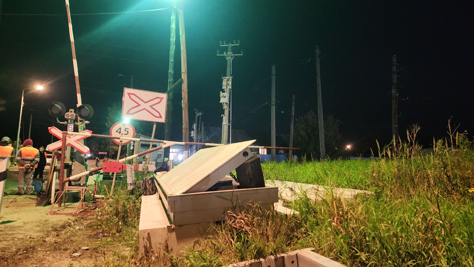 волоколамск, ремонт переезда, железная дорога,