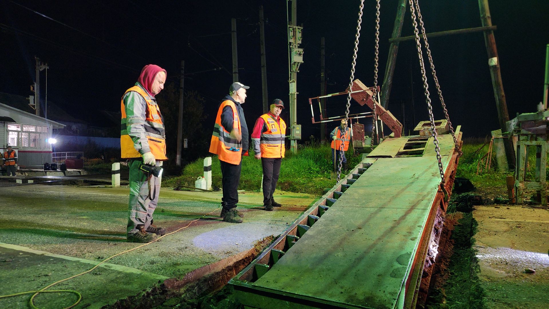 волоколамск, ремонт переезда, железная дорога,