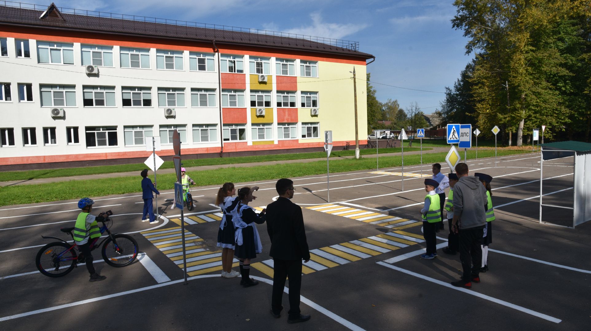 лотошино, лотошинская школа 1, дети, госавтоинспекция, автогородок, правила дорожного движения,