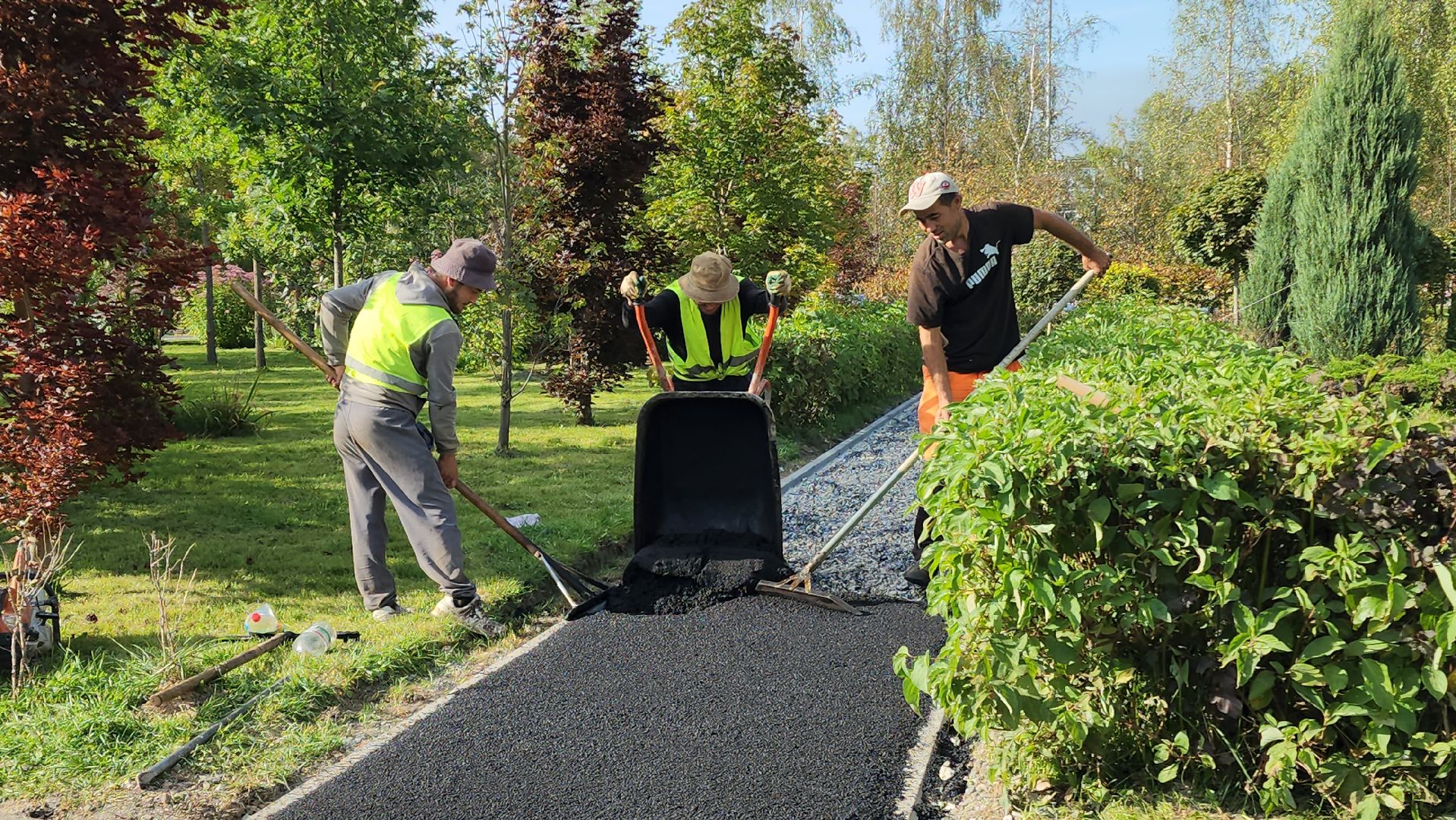 Асфальтирование , пешеходные дорожки и тропинки, Лобня , Парк,