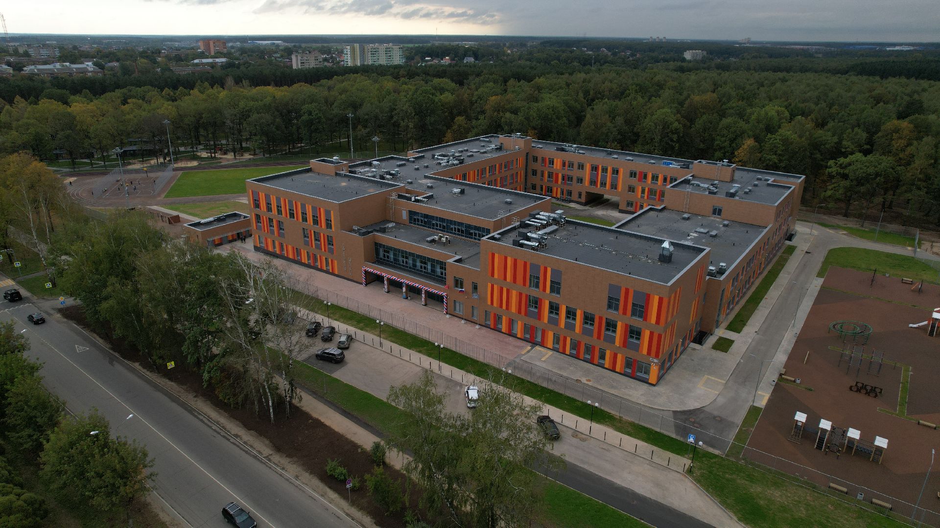 видео с коптера, школа 1 в климовске, образование в подольске,