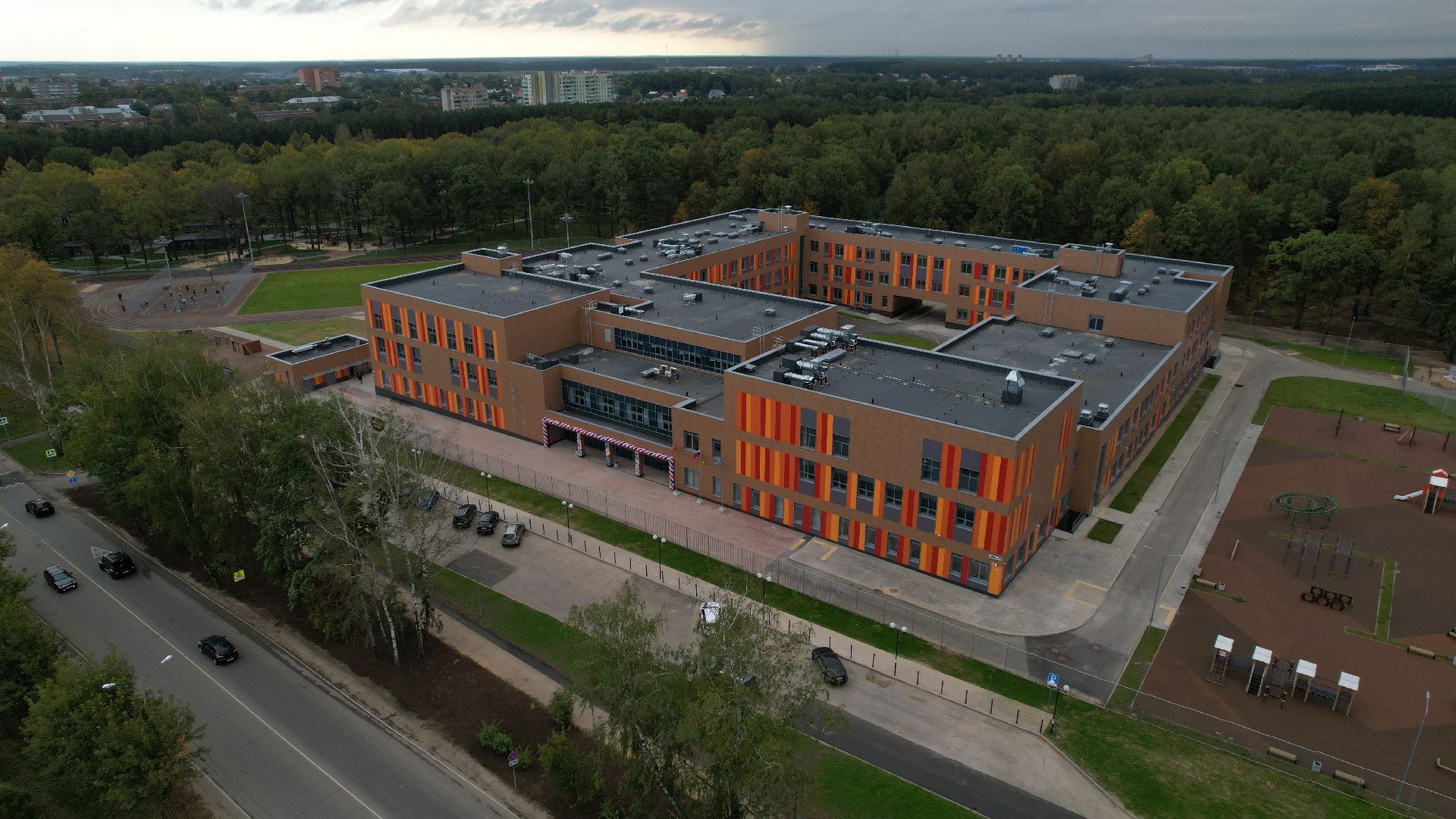 видео с коптера, школа 1 в климовске, образование в подольске,