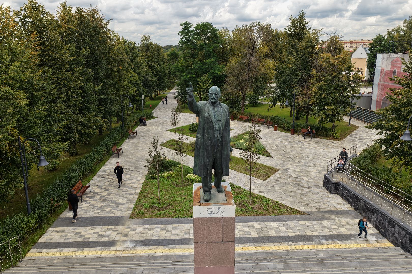 видео с коптера, сквер бугрова,  благоустройство в богородском,