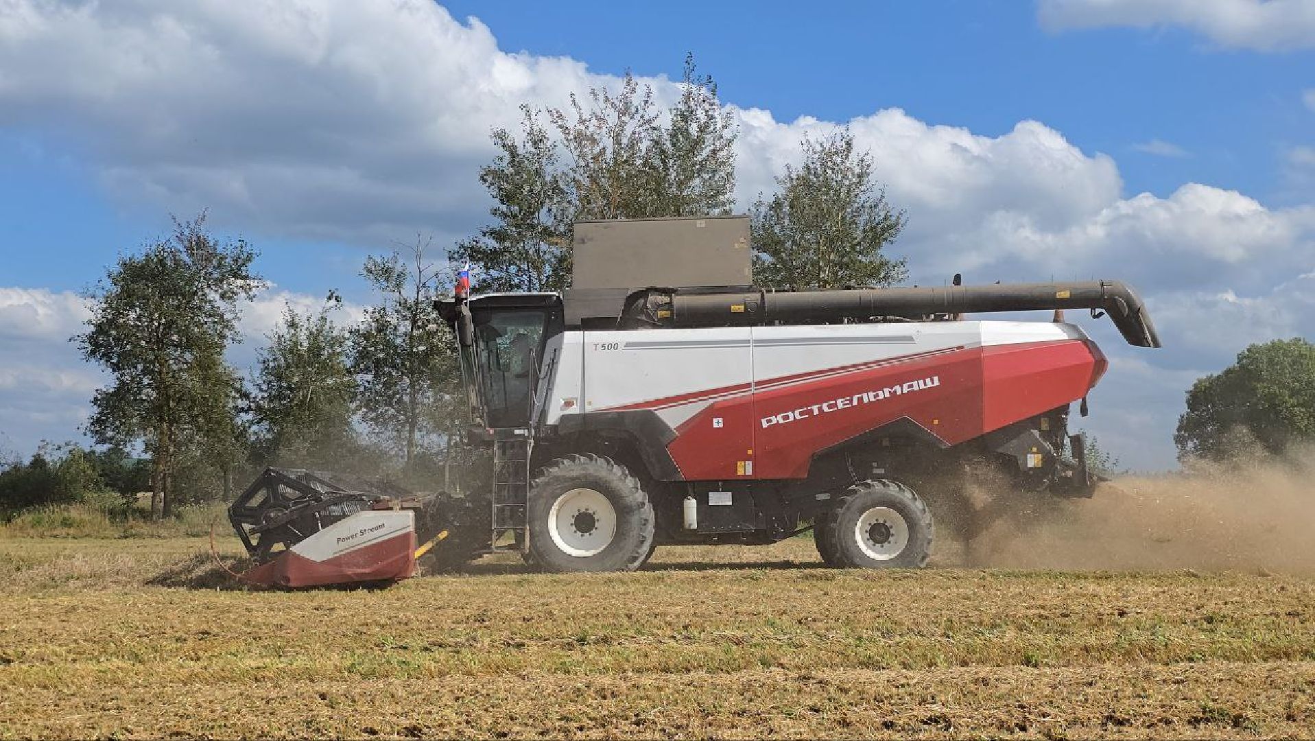 можайск, можайский муниципальный округ, подмосковье, сельское хозяйство, колхоз уваровский, уборочная кампания, сбор урожая, аграрии ,