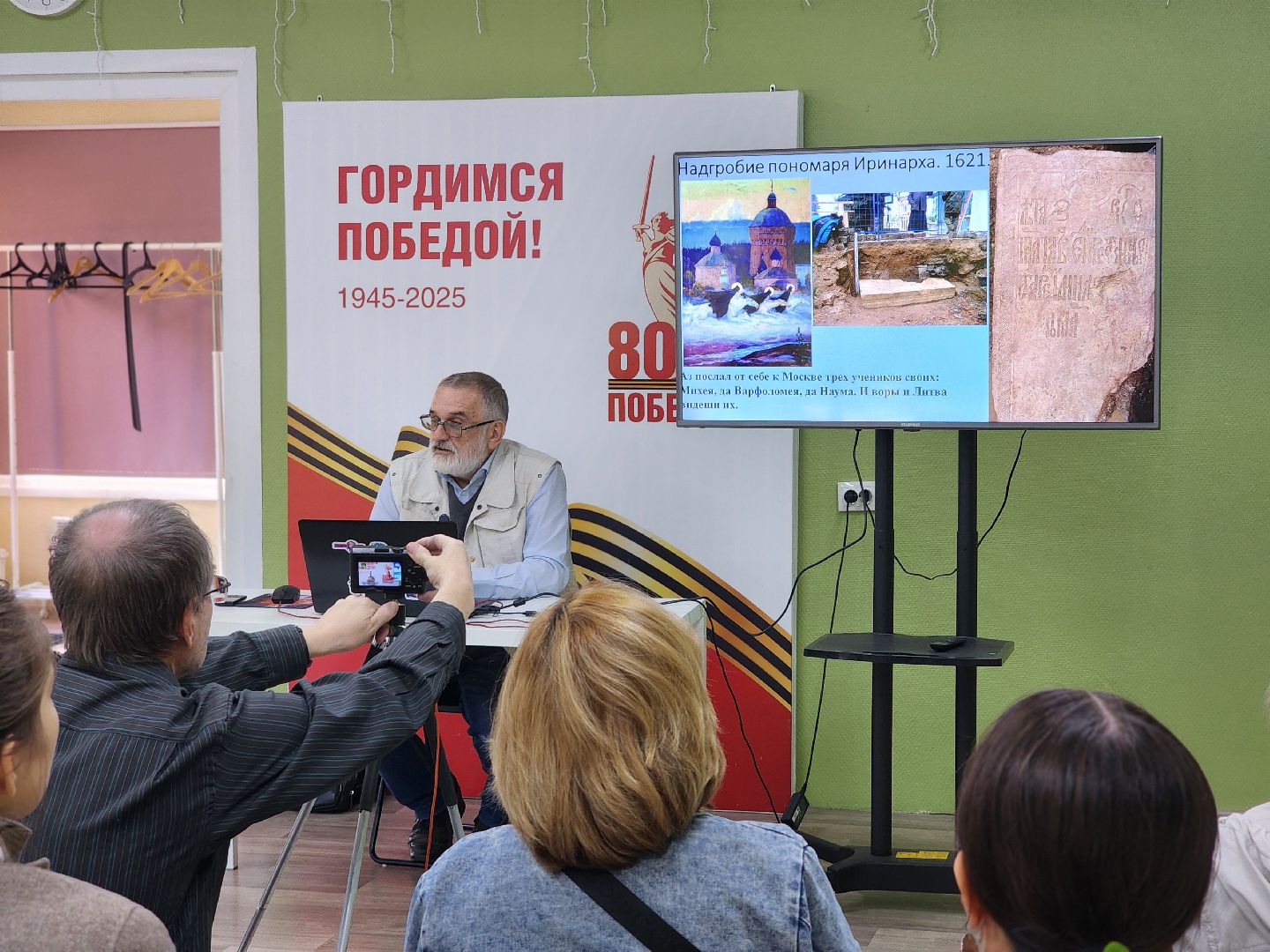 сергиев посад, сергиево-посадский городской округ, троице-сергиева лавра, сергиево-посадский музей-заповедник, под крышей, некрополь, знаменитые могилы, годуновы, могилы лавры, захоронения в лавре, кладбище троице-сергиевой лавры,