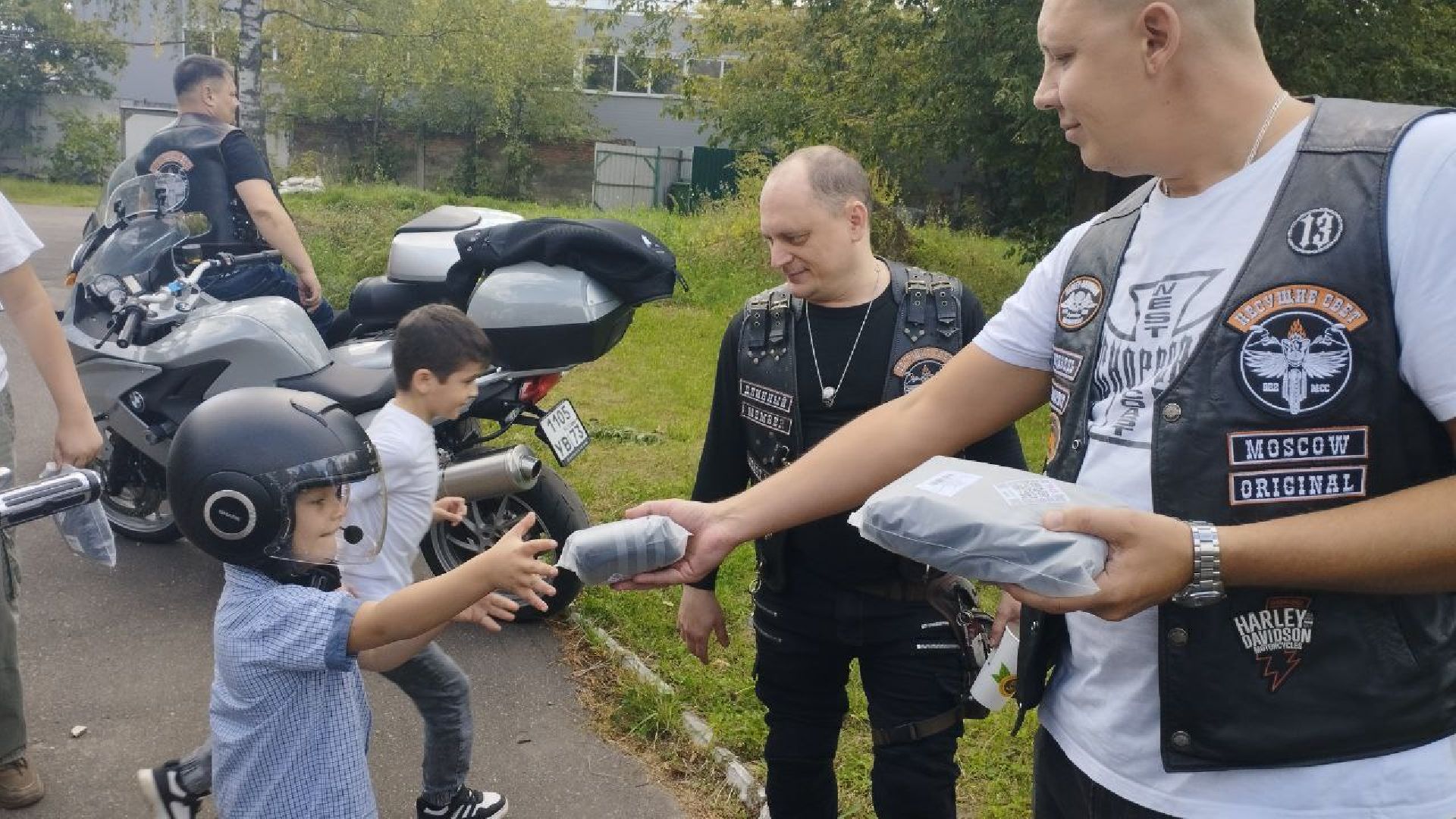 ивантеевка, центр социальной реабилитации, центр социального обслуживания, дети с овз, байкеры, встреча, мотогонки, байк-шоу, дети с особенностями развития,