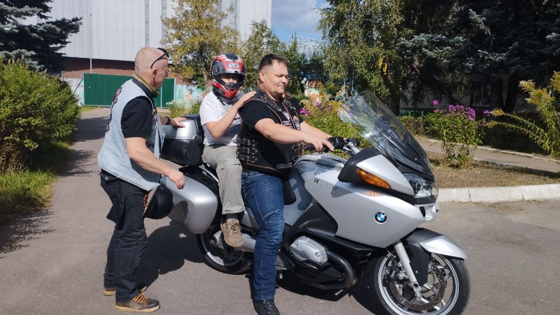 ивантеевка, центр социальной реабилитации, центр социального обслуживания, дети с овз, байкеры, встреча, мотогонки, байк-шоу, дети с особенностями развития,