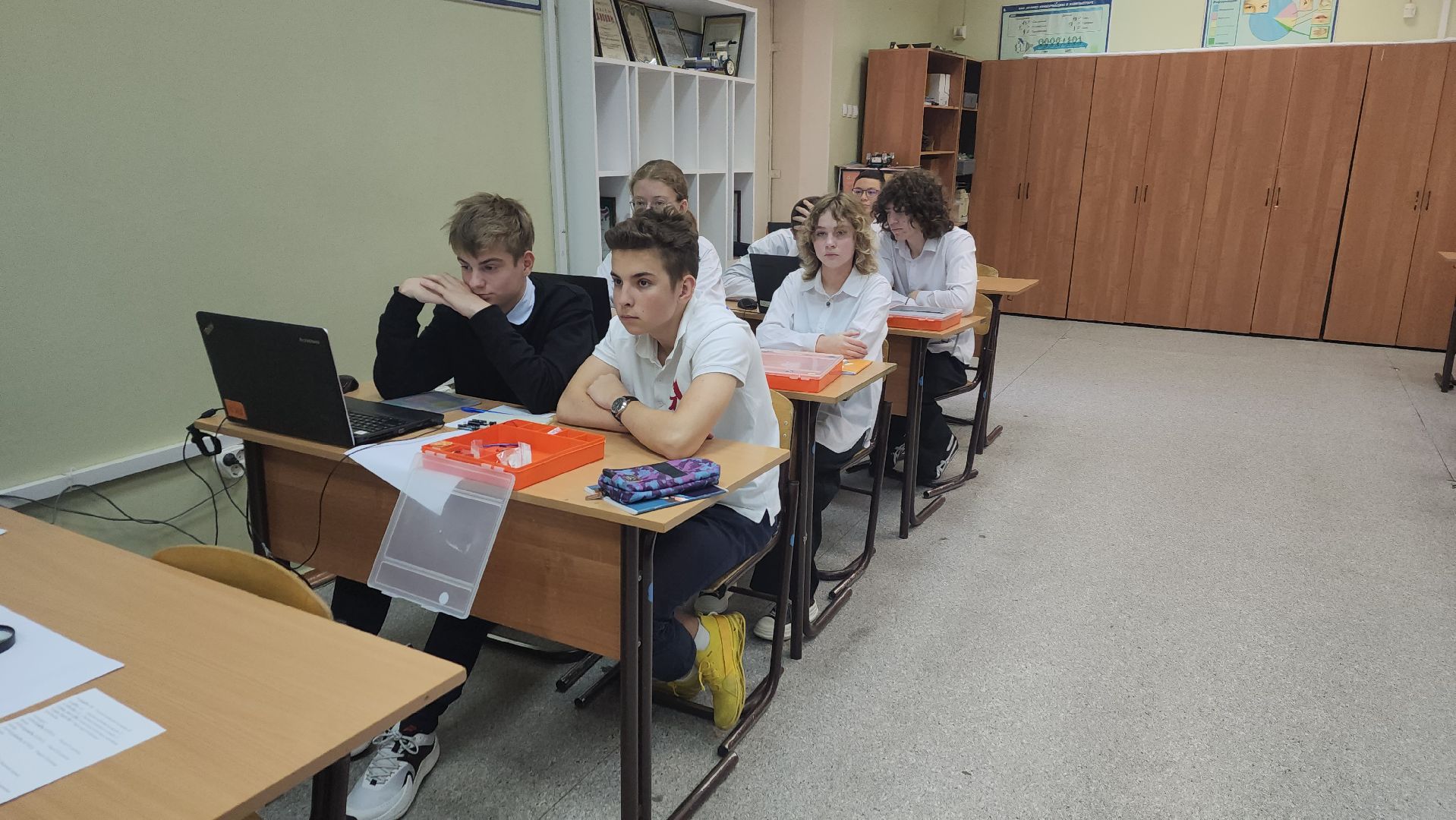 пушкинский округ, правдинский, образовательный комплекс, точка роста, програмирование, учащиеся, робототехника,язык программирования, светодиоды, светофор, предпрофессиональные классы,