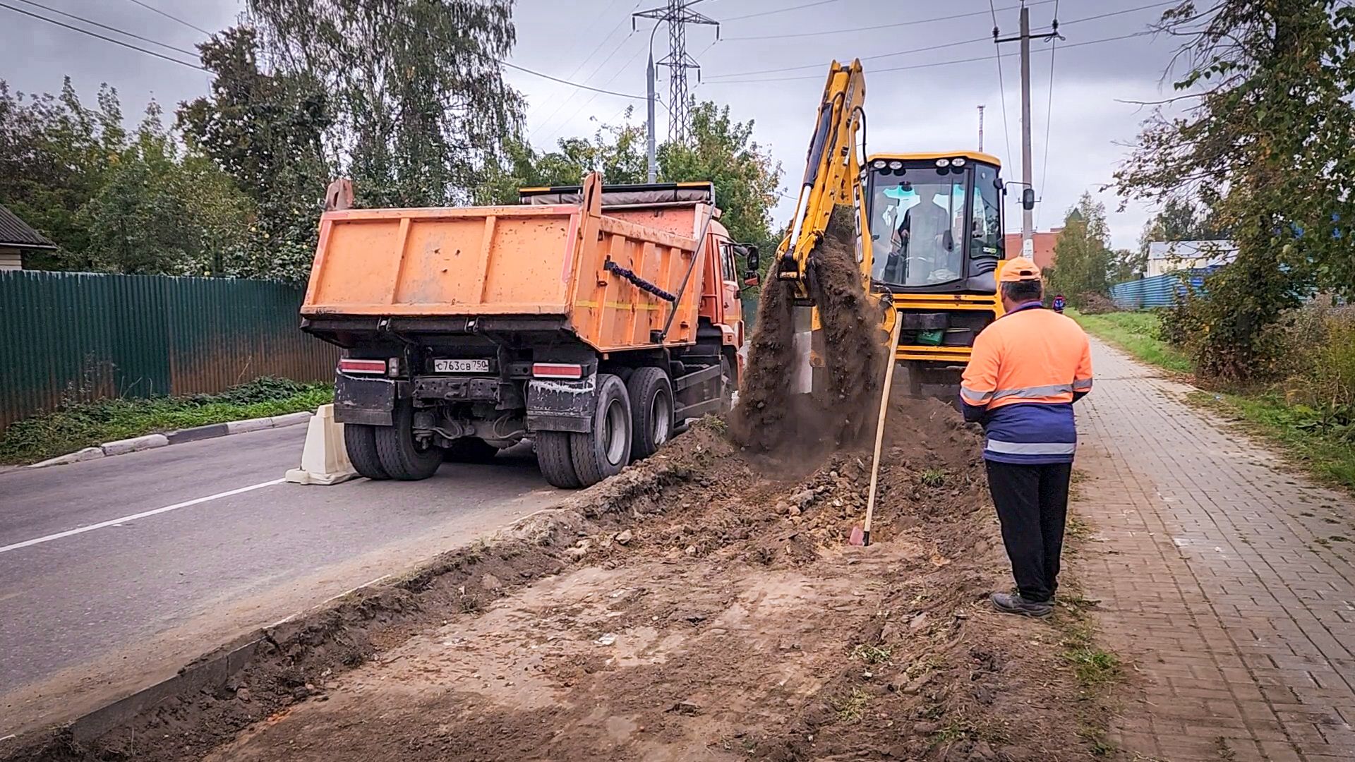 бронницы, новая парковка в бронницах, строительство заездного кармана в бронницах,