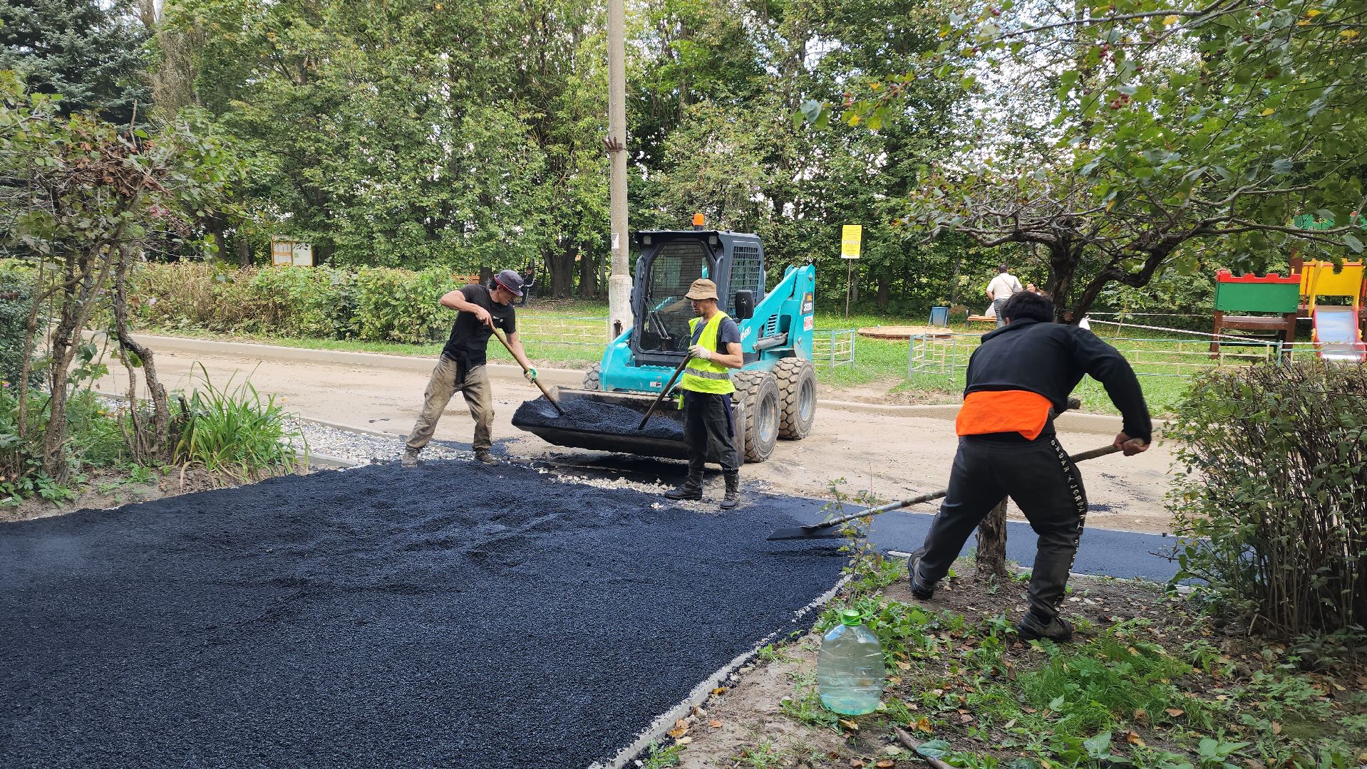 Асфальтирование , новый асфальт, Лобня, Благоустройство дворов ,