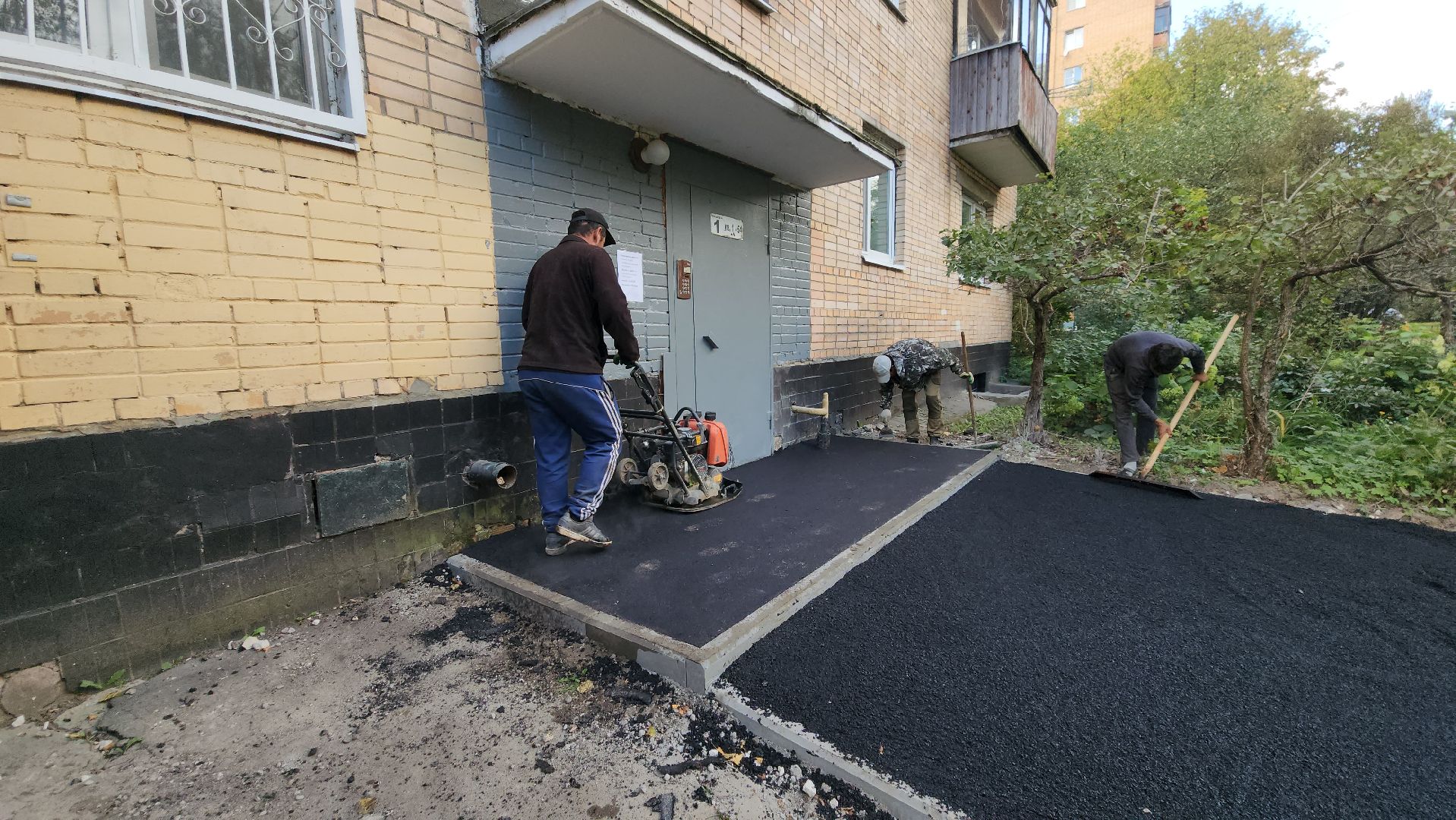 Асфальтирование , новый асфальт, Лобня, Благоустройство дворов ,