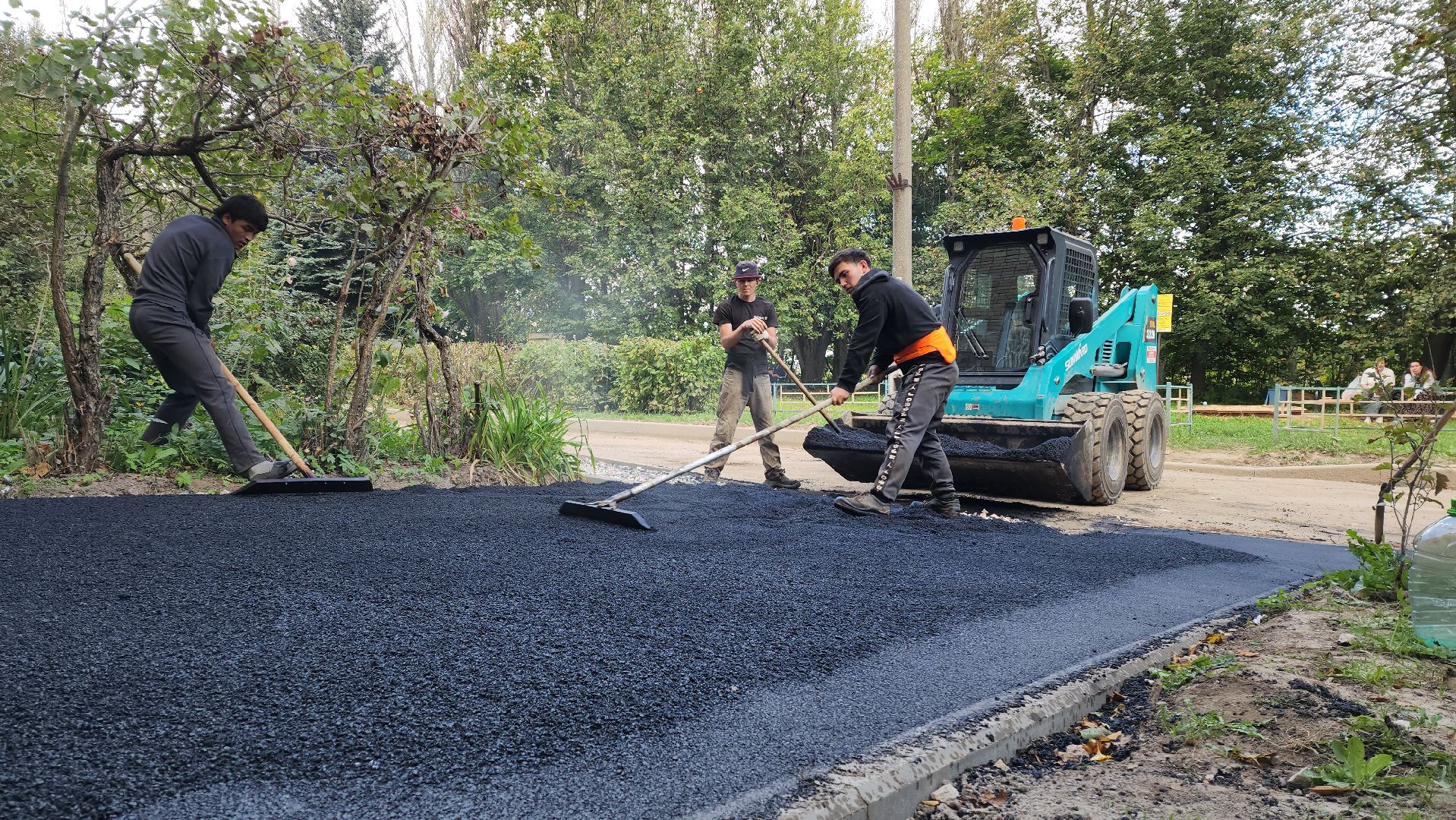 Асфальтирование , новый асфальт, Лобня, Благоустройство дворов ,