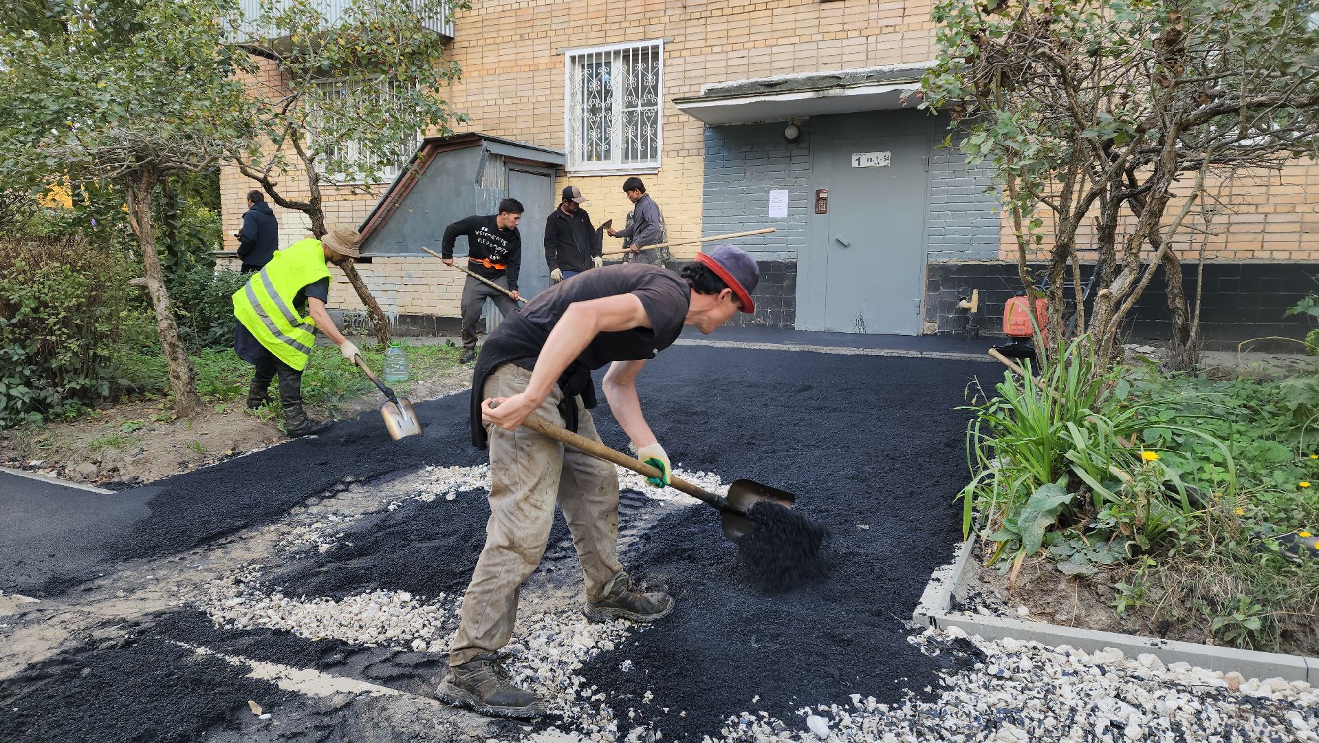 Асфальтирование , новый асфальт, Лобня, Благоустройство дворов ,