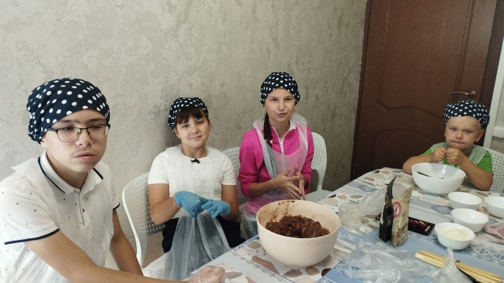 ивантеевка, центр социального обслуживания, дети с овз, дети с особенностями развития, шоколад, мастер-класс, мастер-класс для детей, социализация детей,