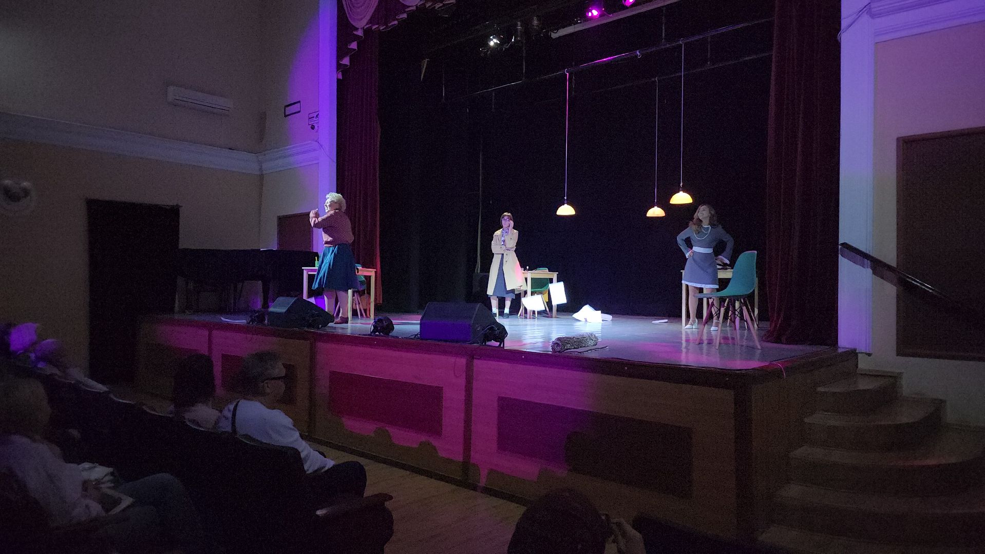 пушкино, театральная постановка, спектакль, дом культуры,зрители,премьера спектакля,актриса,театральные костюмы,