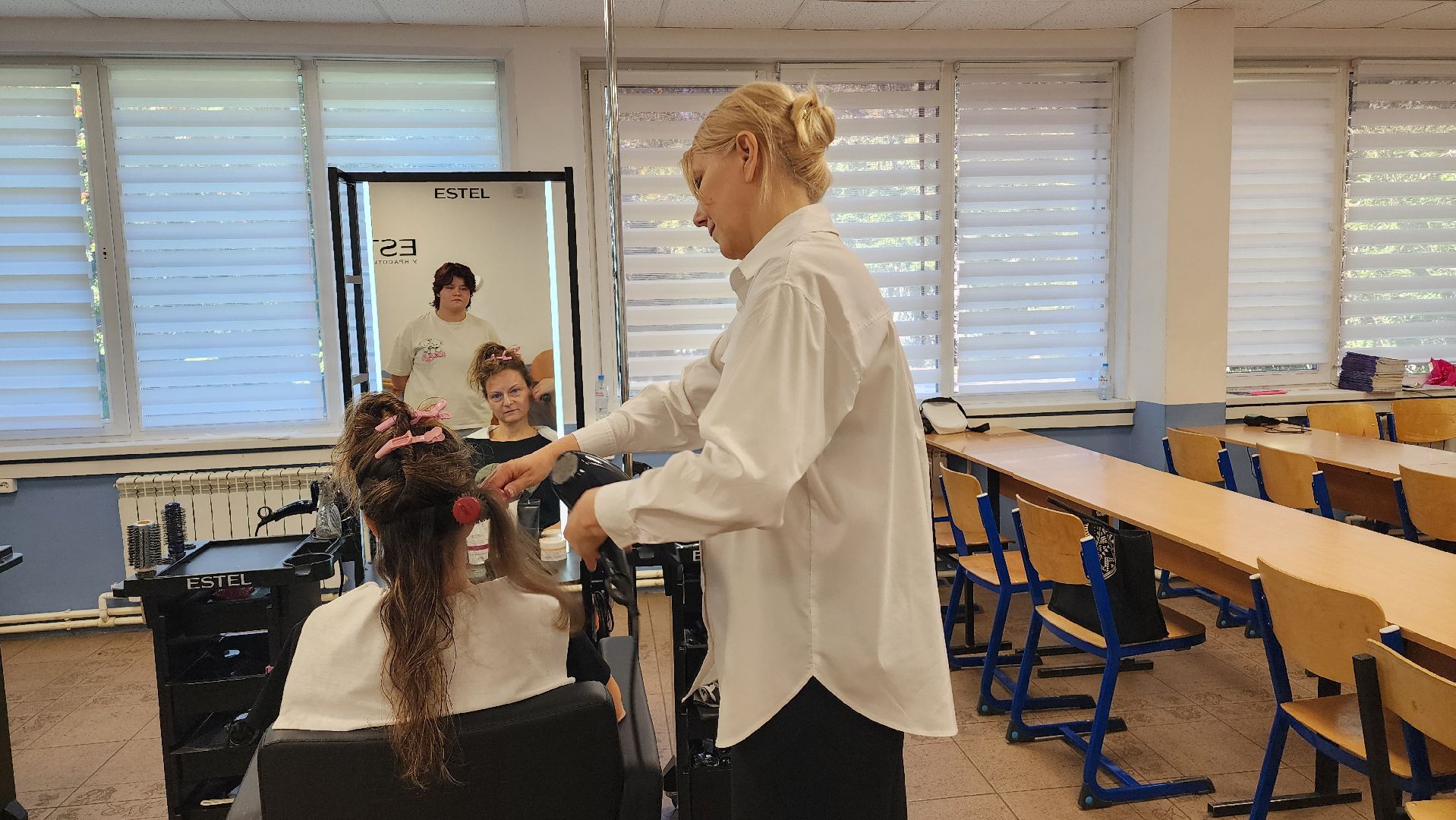 день парикмахера, домодедово, подмосковье, московия, колледж московия , сво, семьи участников сво, жена героя, жена бойца, семья ,