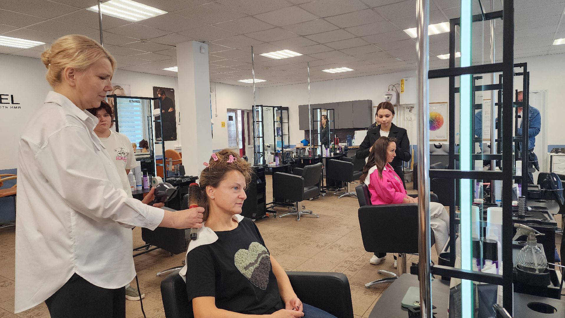 день парикмахера, домодедово, подмосковье, московия, колледж московия , сво, семьи участников сво, жена героя, жена бойца, семья ,