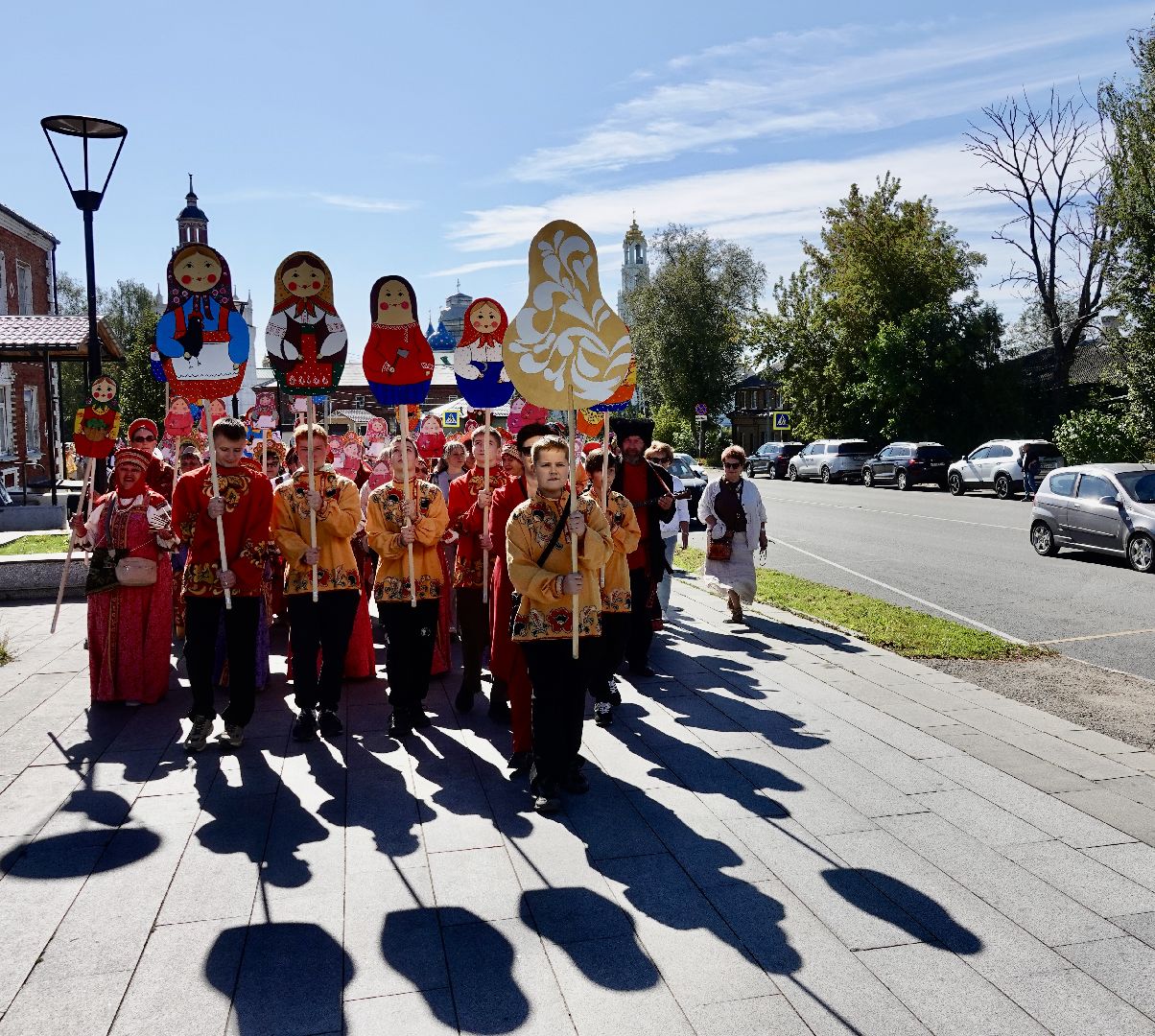 сергиев посад, сергиеао-посадский городской округ, посадская матрешка, история , традиции , культура , фестиваль ,