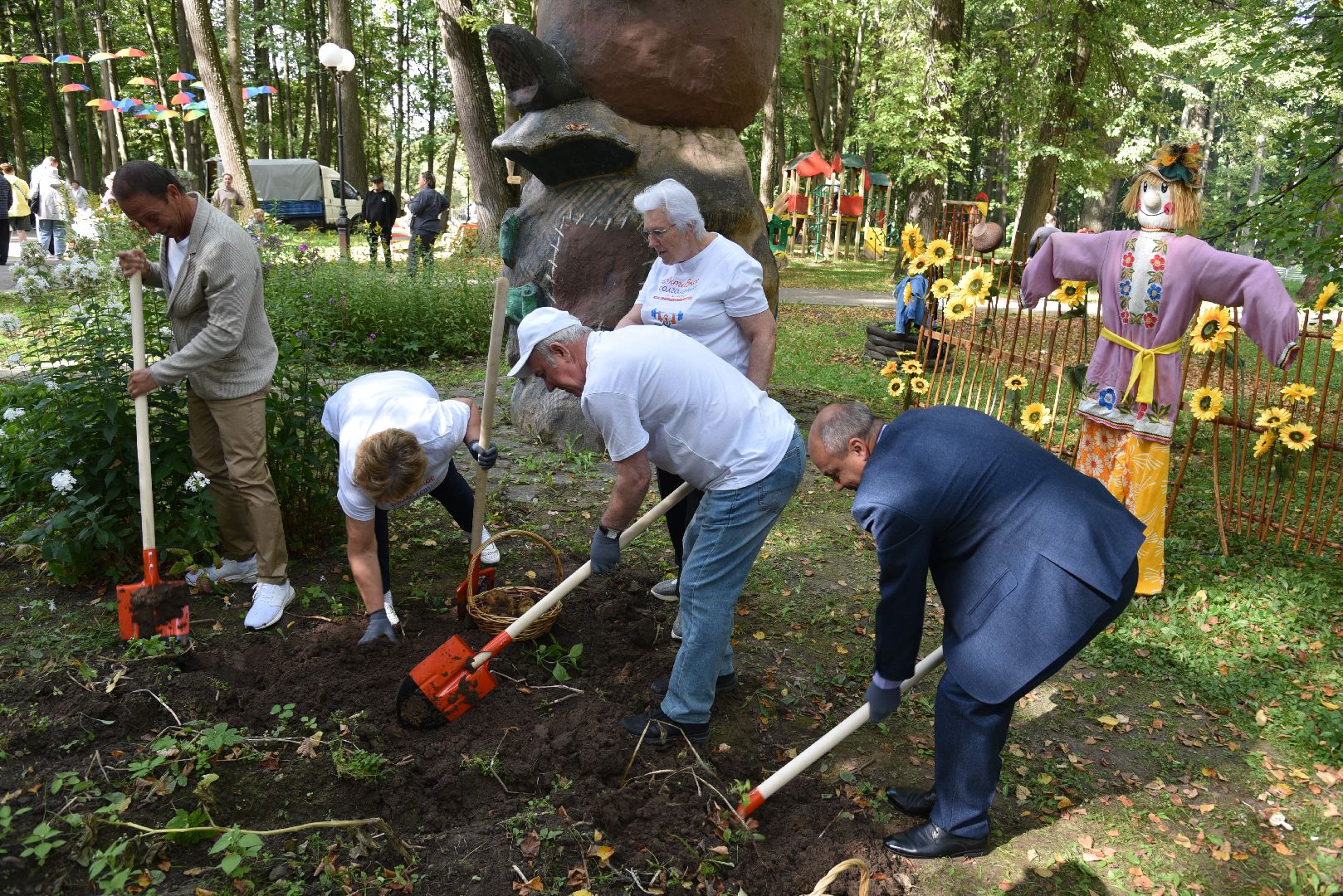 лотошино, лотошинский парк, картофельный разгуляй, праздник, парки подмосковья,