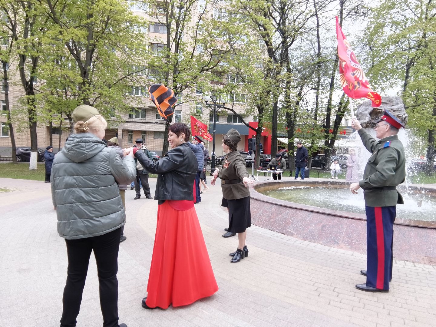 Балашиха, День Победы, 9 Мая, ветераны, герои, СВО, миниконцерт, фонтаны, агитбригада, Подмосковные вечера