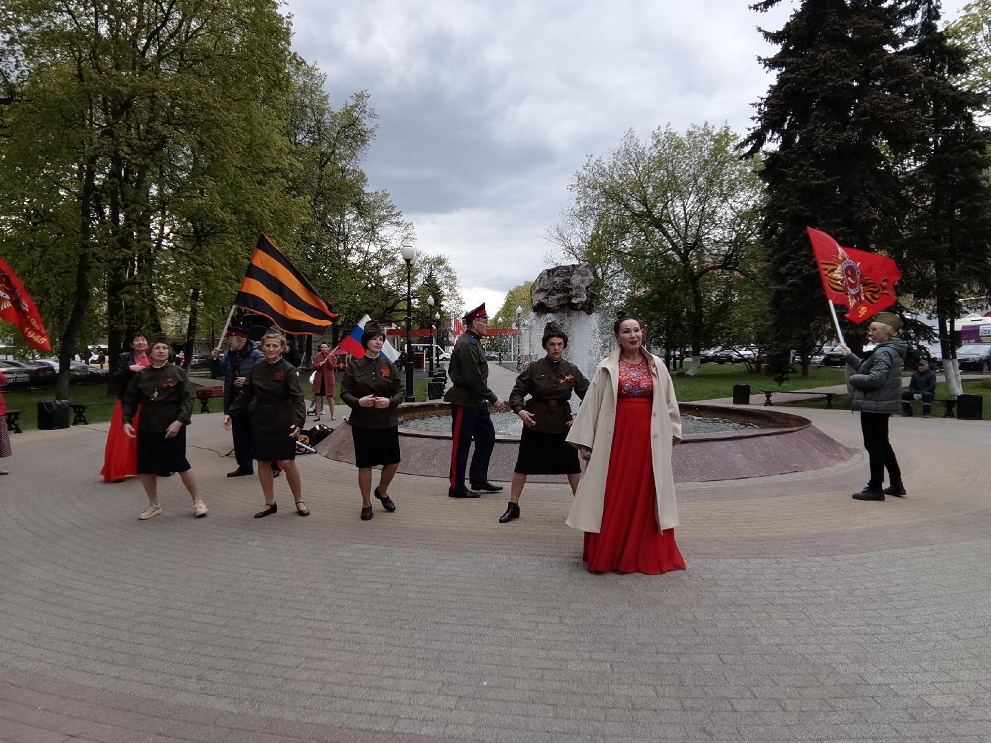 Балашиха, День Победы, 9 Мая, ветераны, герои, СВО, миниконцерт, фонтаны, агитбригада, Подмосковные вечера