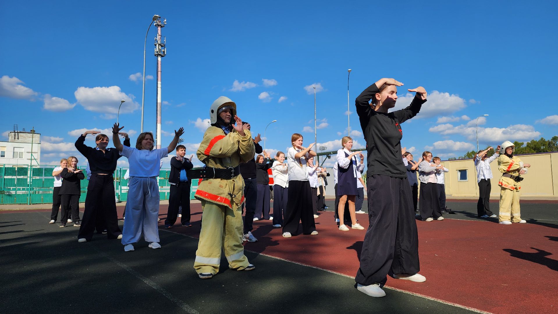 кашира, мчс, юбилей, пожнадзор, пожарные, флешмоб, дети, танцы,