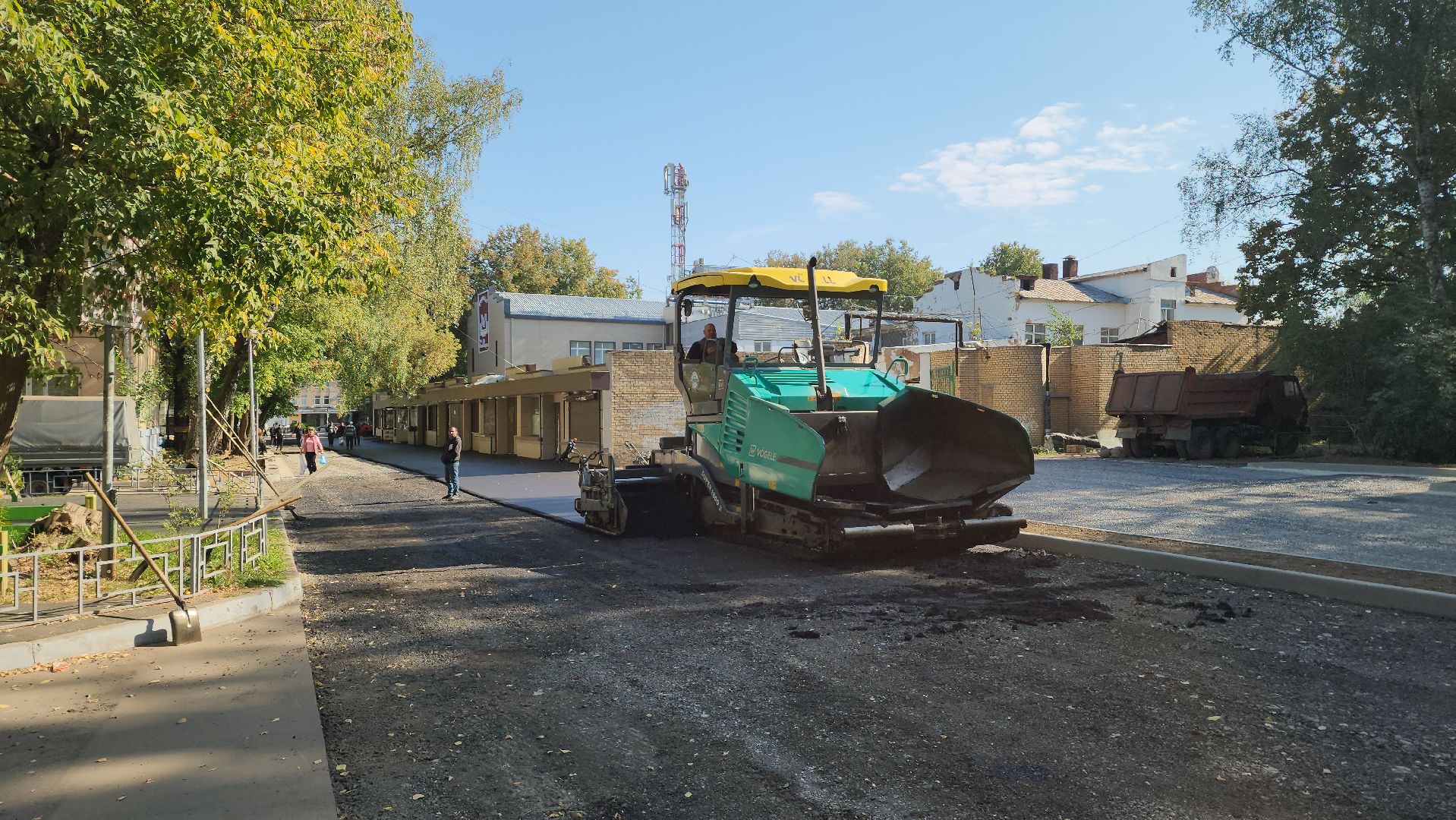 красногорск, пешеходная зона, укладка асфальта,