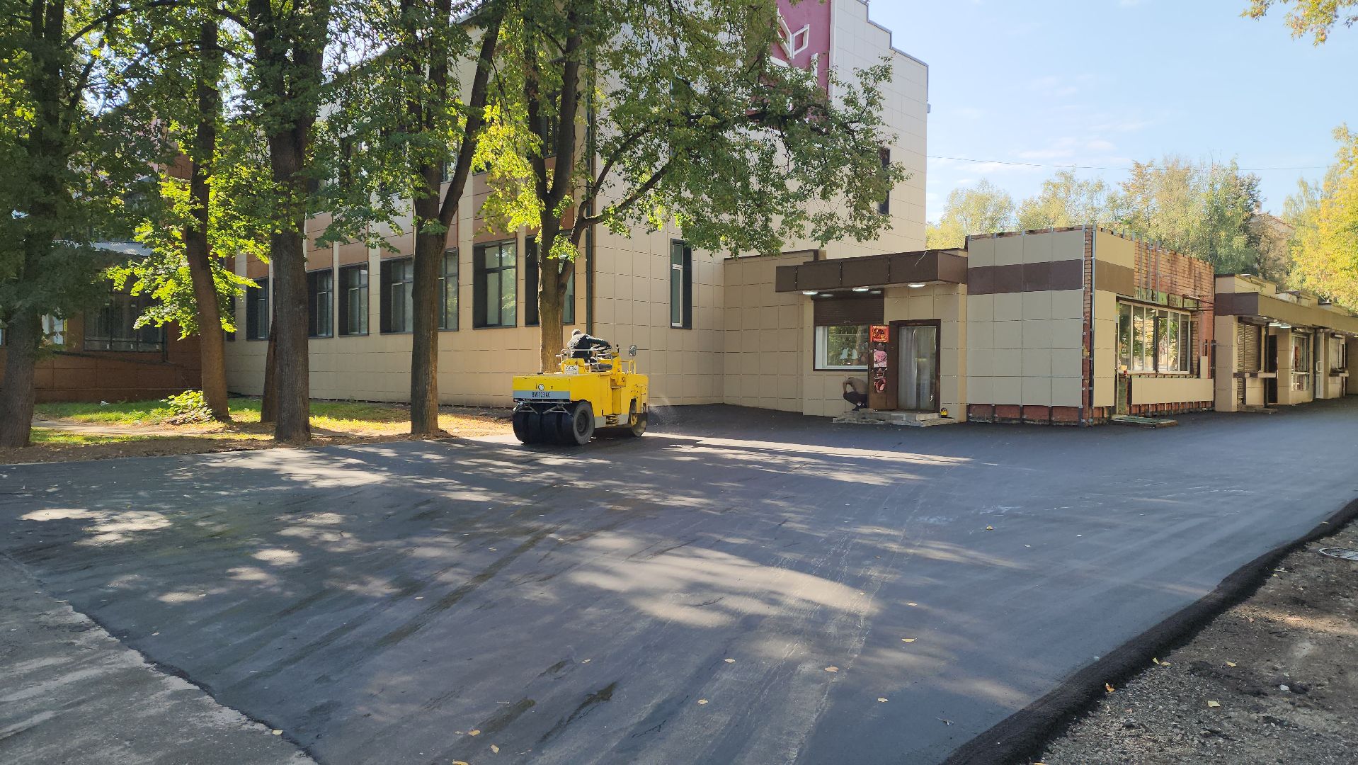 красногорск, пешеходная зона, укладка асфальта,