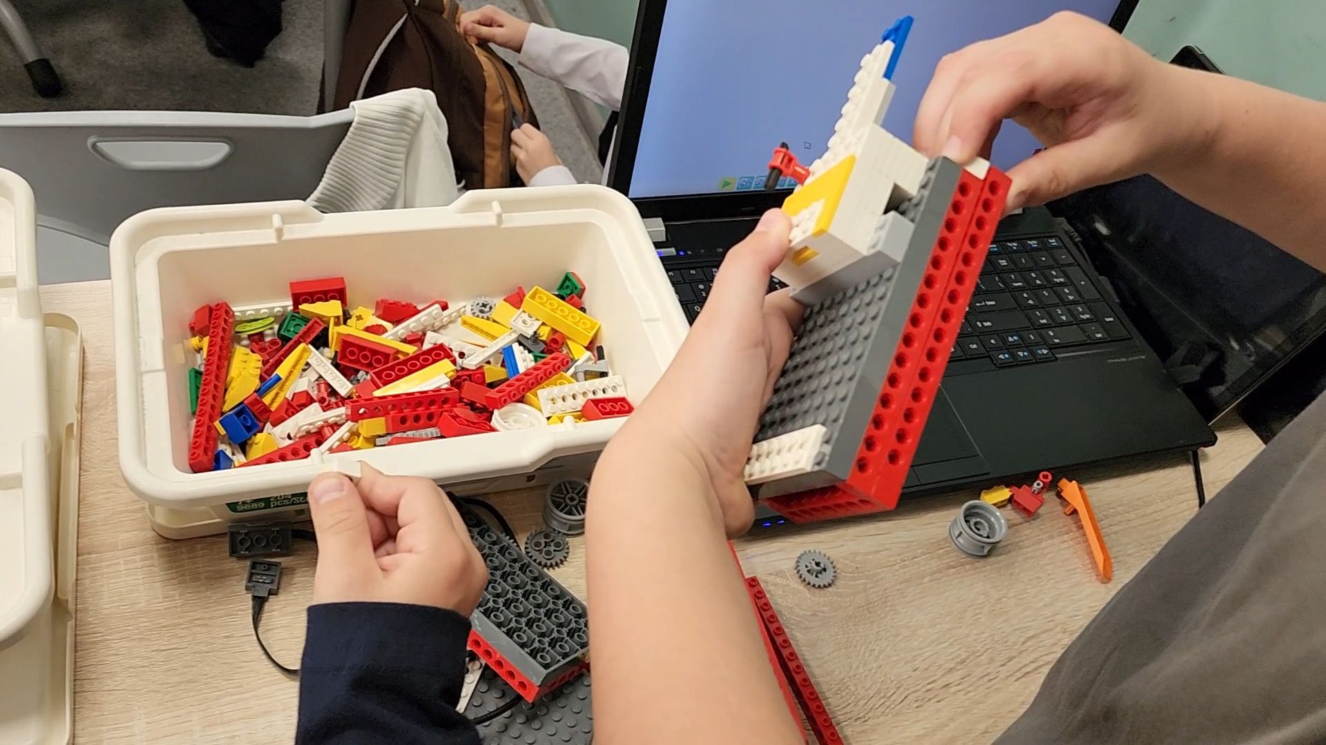 бронницы, робототехника , дополнительное образование в лицее ,робототехника в лицее ,