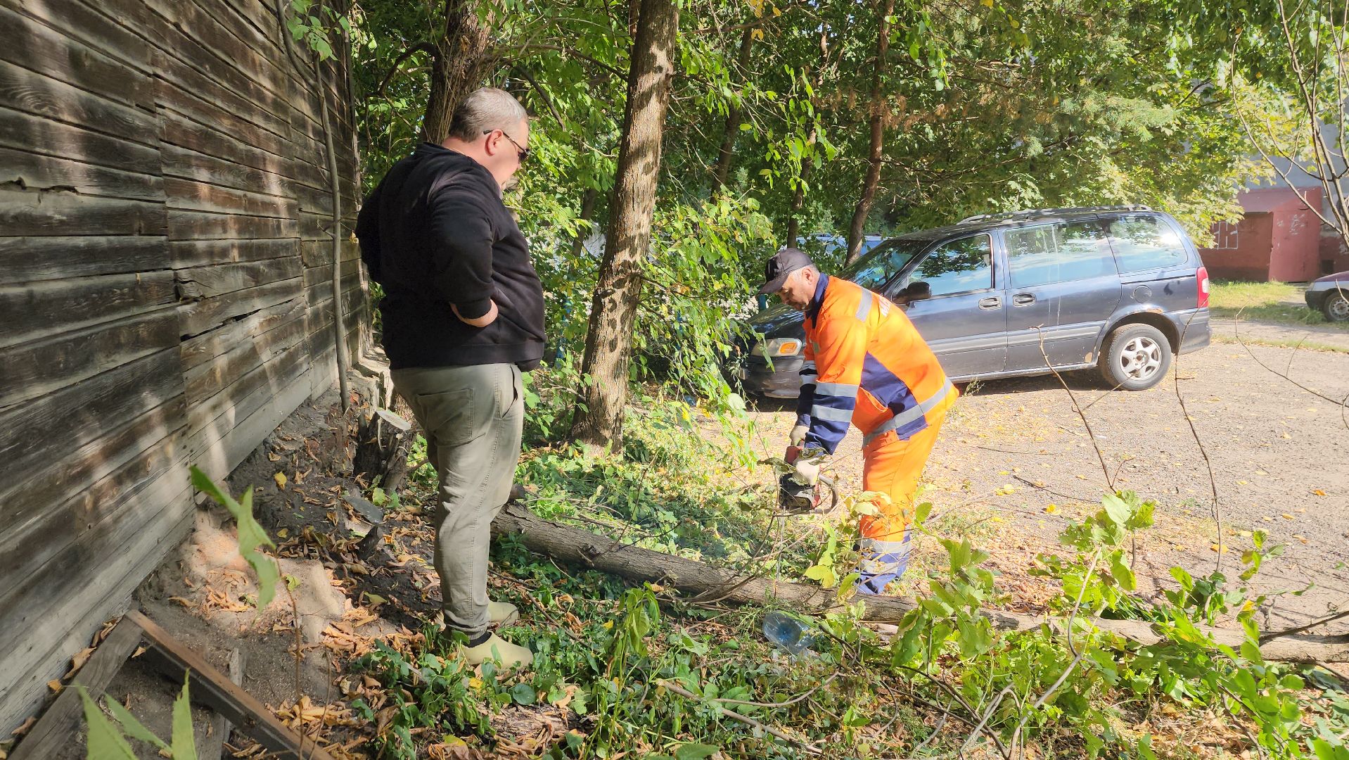 ивантеевка, пушкинский, снос аварийного жилья, снос дома, спил деревьев, городское хозяйство ивантеевка, коммунальная служба,аварийный дом,