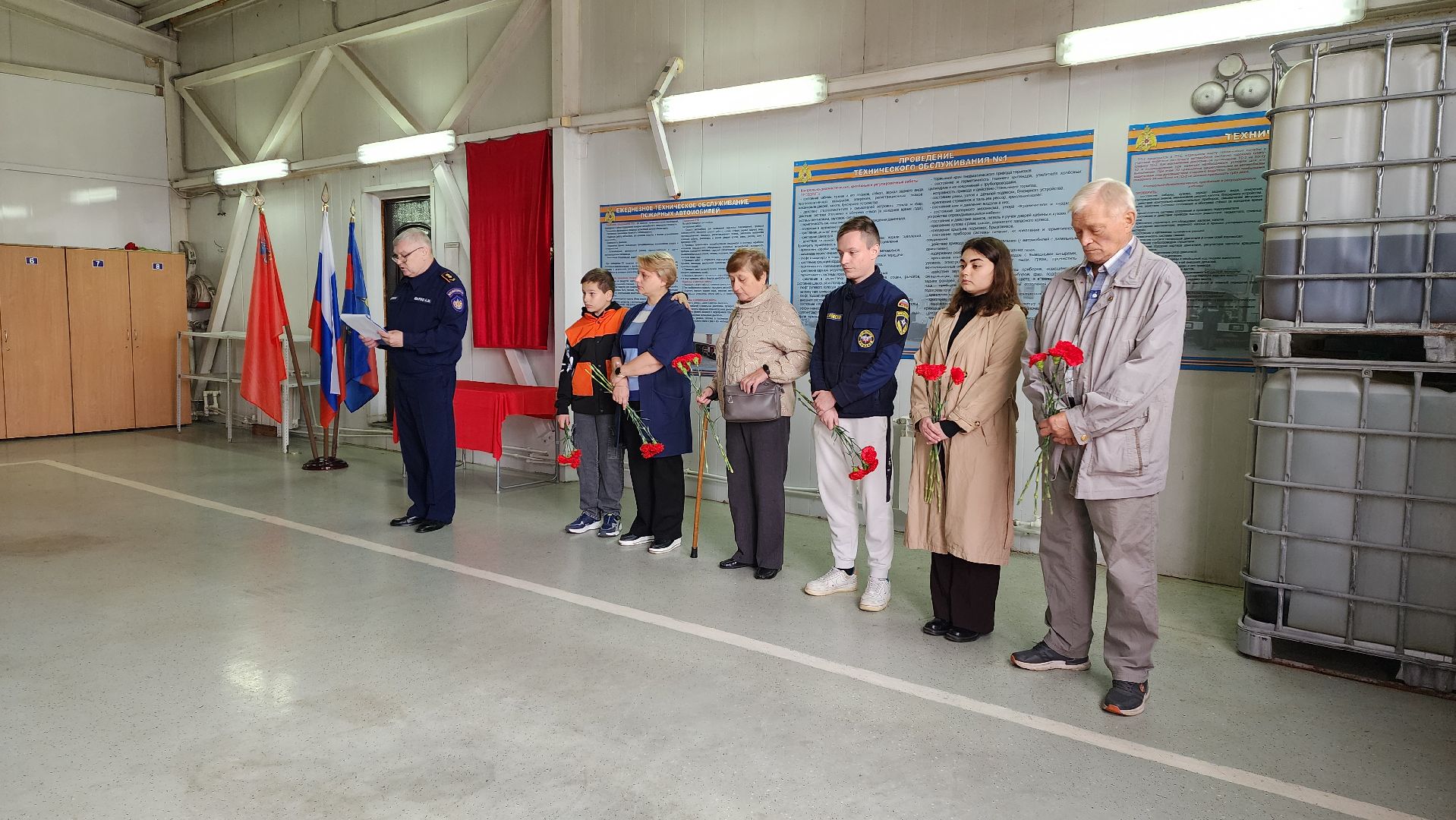 сво, памятная доска, пожарные,