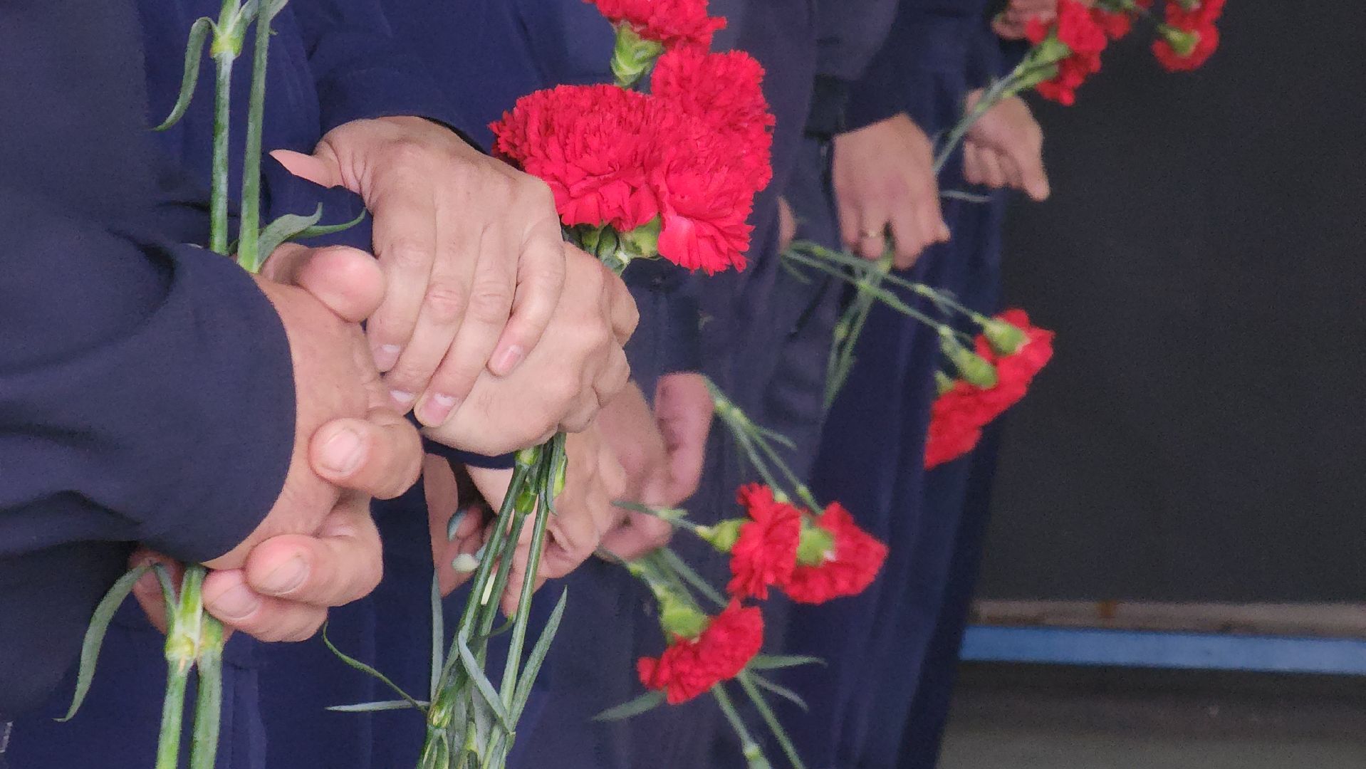 сво, памятная доска, пожарные,