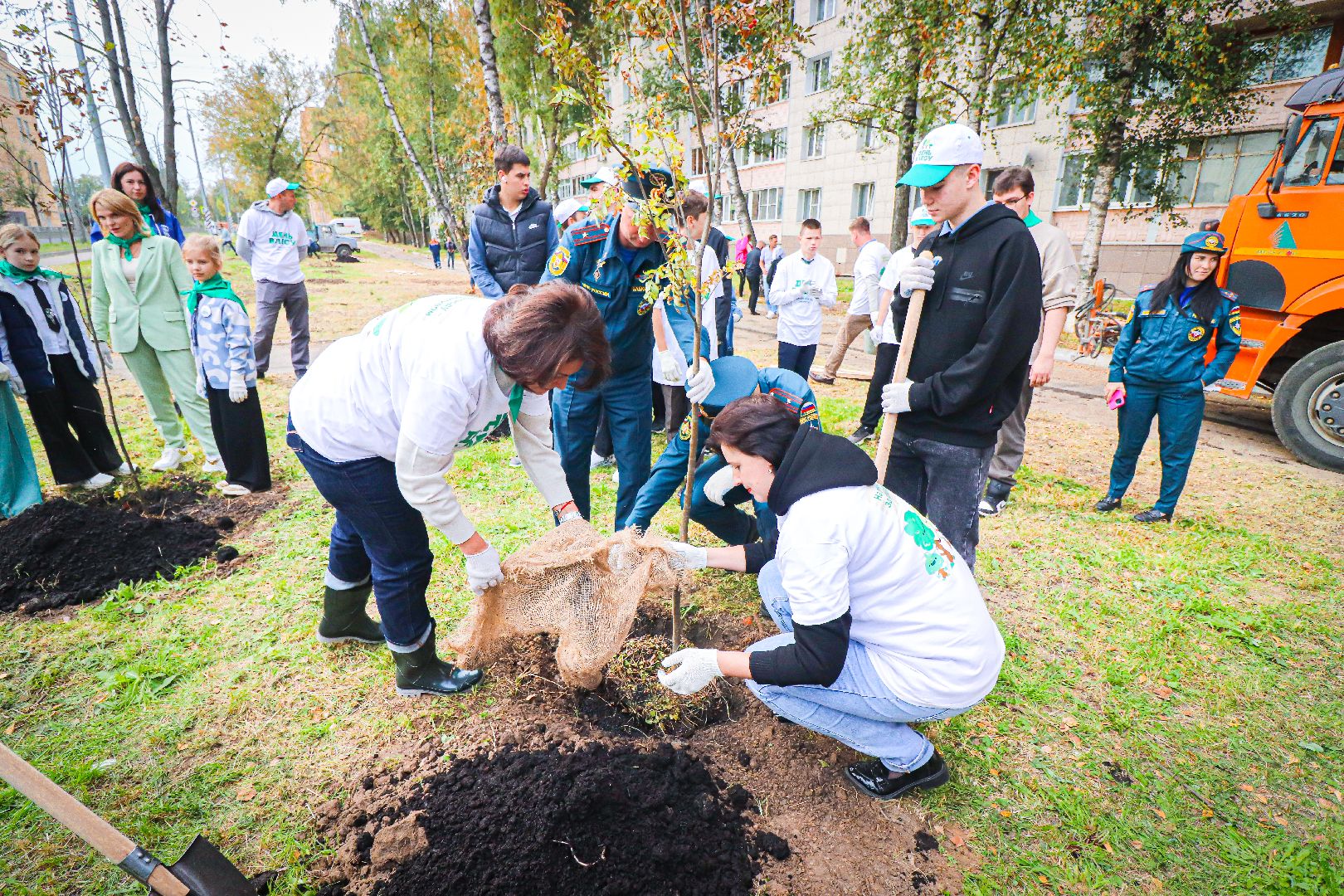клин, общество, экология, высадка деревьев, дети, подмосковье,