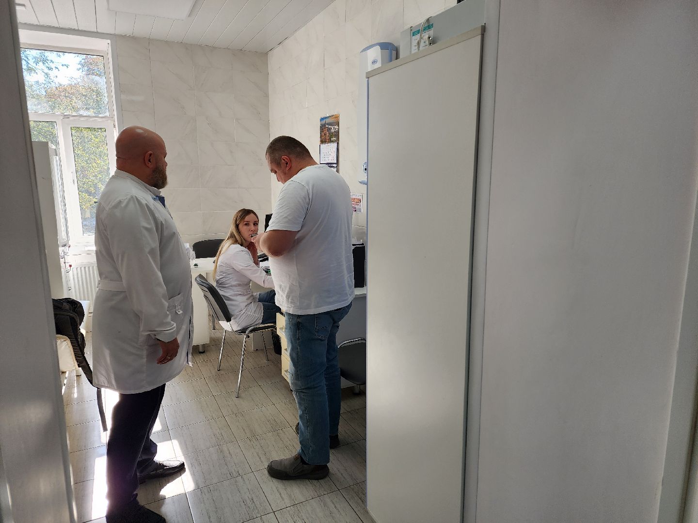 чехов, чеховская больница, поликлиники, сестринские посты, выдача справок и направлений, запись на прием к врачу, диспансерный учет, направления на анализы, разделение функционала врачей и медсестер, кьюар-коды, отдел качества, обращения пациентов, обратная связь, главврач чеховской больницы, андрей попов,