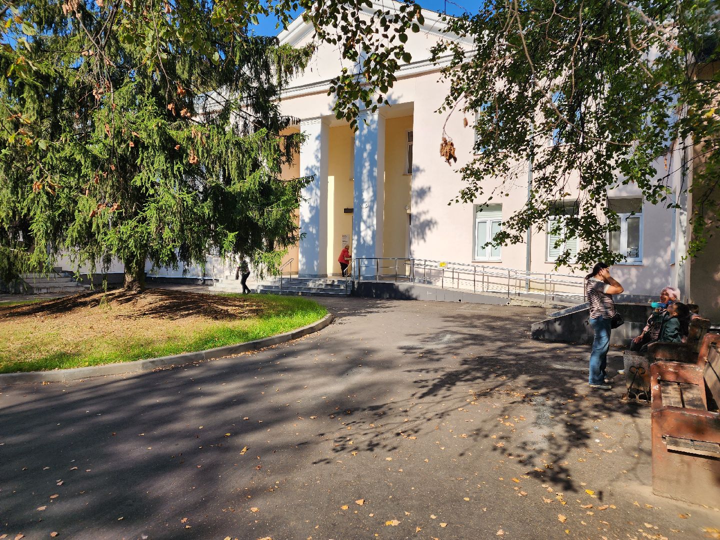 чехов, чеховская больница, поликлиники, сестринские посты, выдача справок и направлений, запись на прием к врачу, диспансерный учет, направления на анализы, разделение функционала врачей и медсестер, кьюар-коды, отдел качества, обращения пациентов, обратная связь, главврач чеховской больницы, андрей попов,