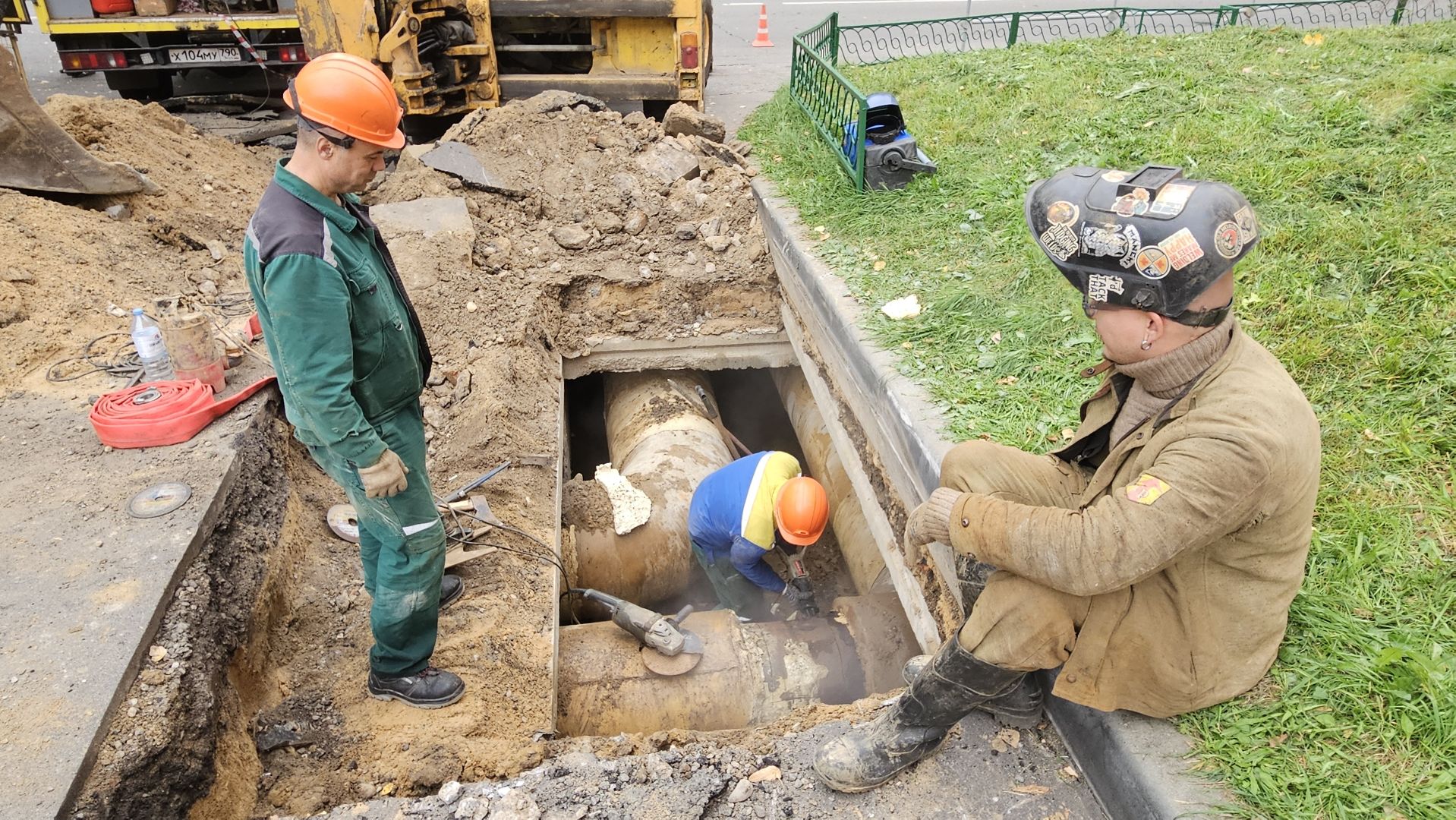 долгопрудный, жкх, чп, чп долгопрудный,горячая вода, прорыв трубы,аварийная бригада, аварийно-восстановительные работы, аварийно-спасательная служба,