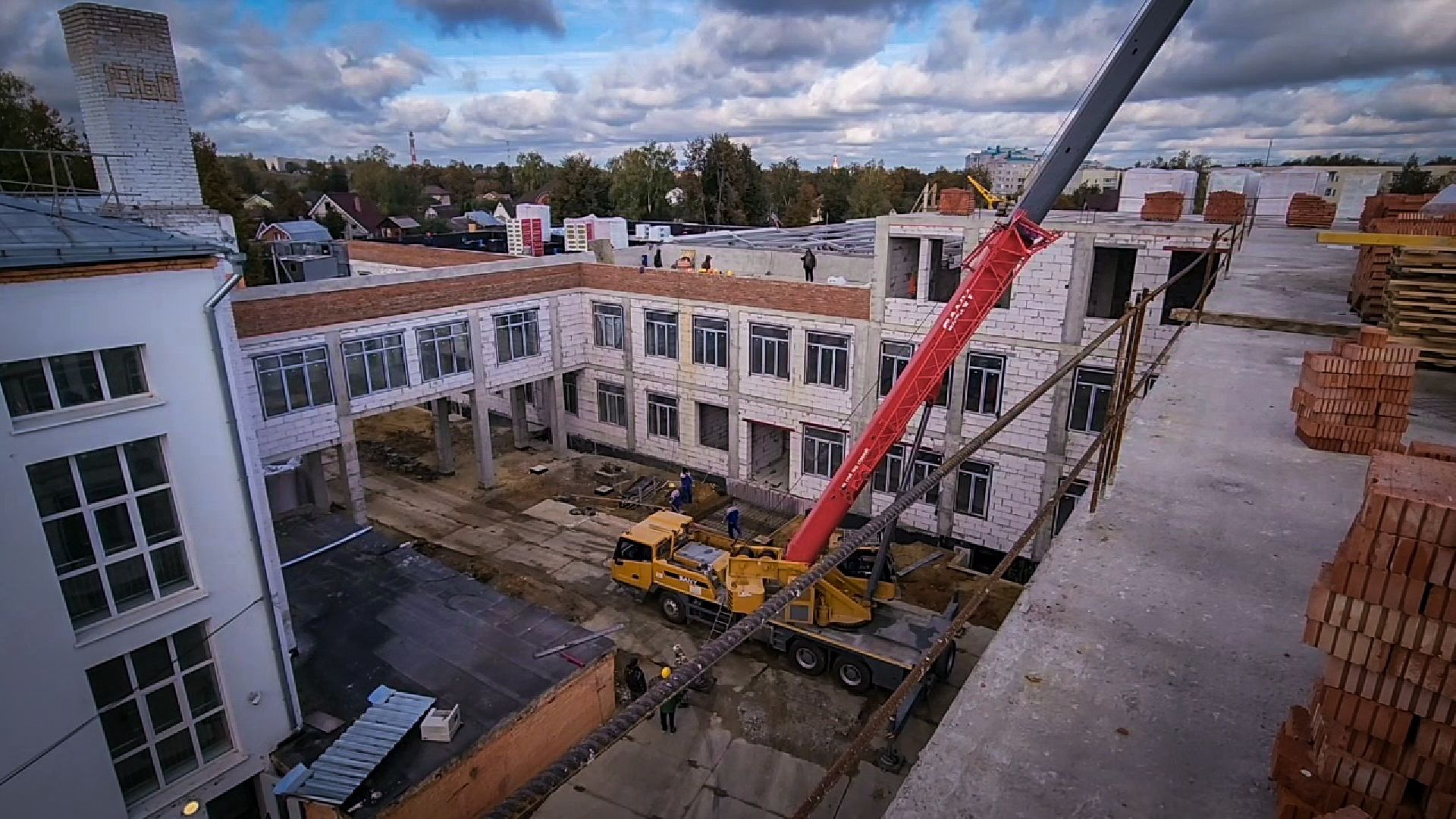 строительство пристройки к лицею в бронницах, бронницы , новый корпус лицея в бронницах, устройство кровли ,