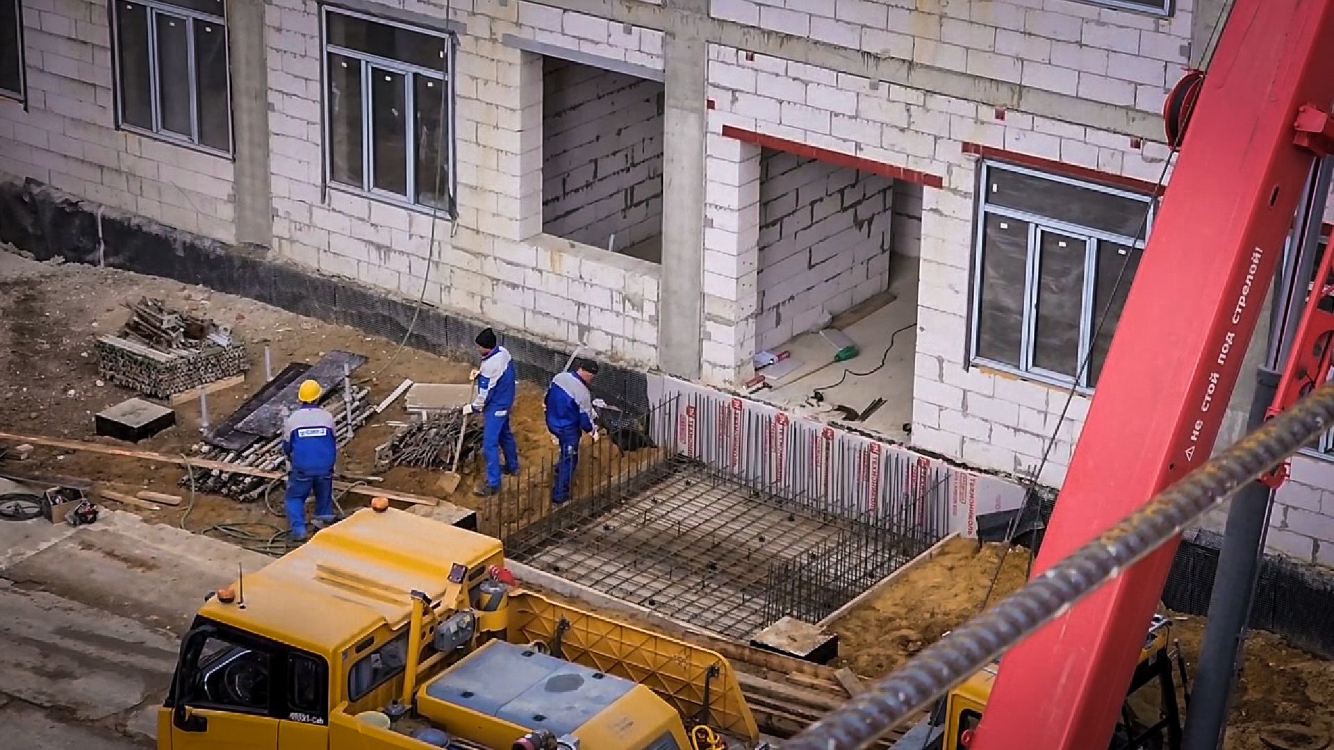 строительство пристройки к лицею в бронницах, бронницы , новый корпус лицея в бронницах, устройство кровли ,