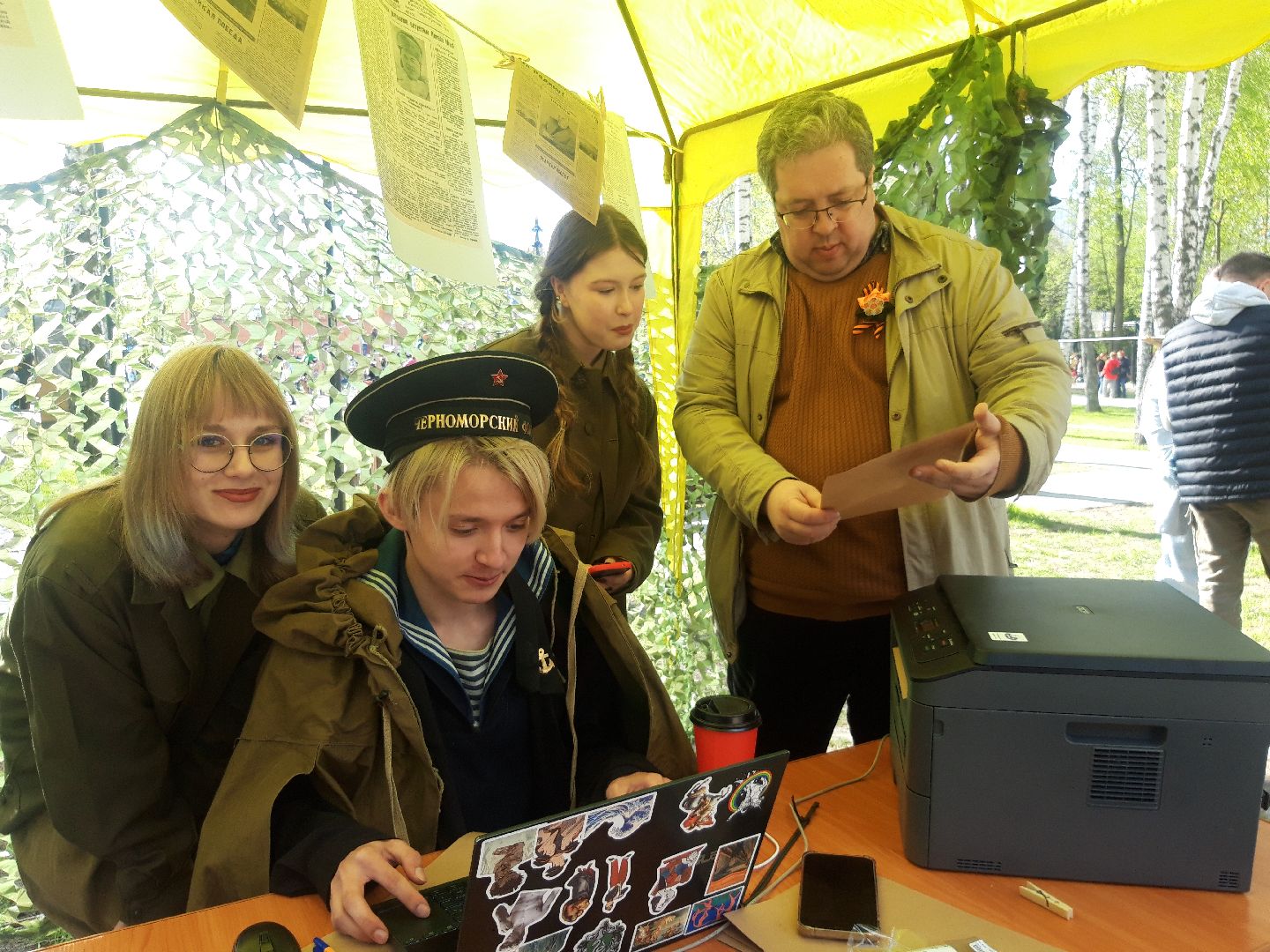 помощь людям, праздники, волонтеры,