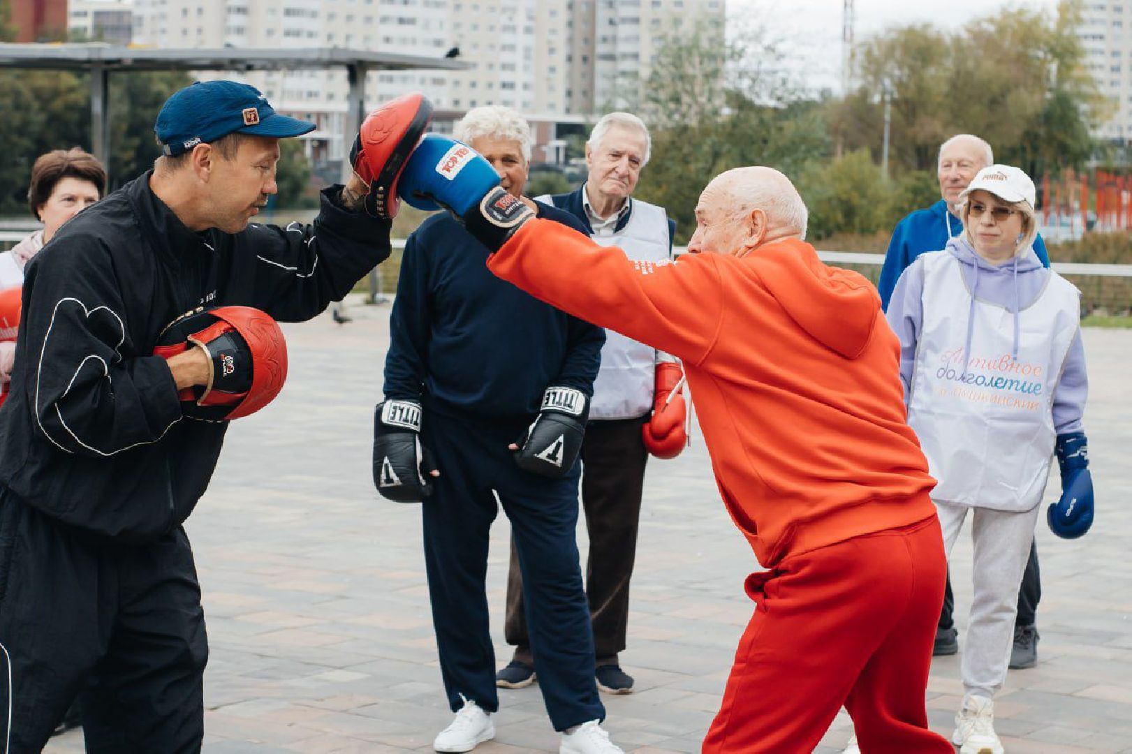 пушкино,  активное долголетие, бокс, тренировки на свежем воздухе, пожилые люди, мастер спорта,спорт - это жизнь, спорт для всех,